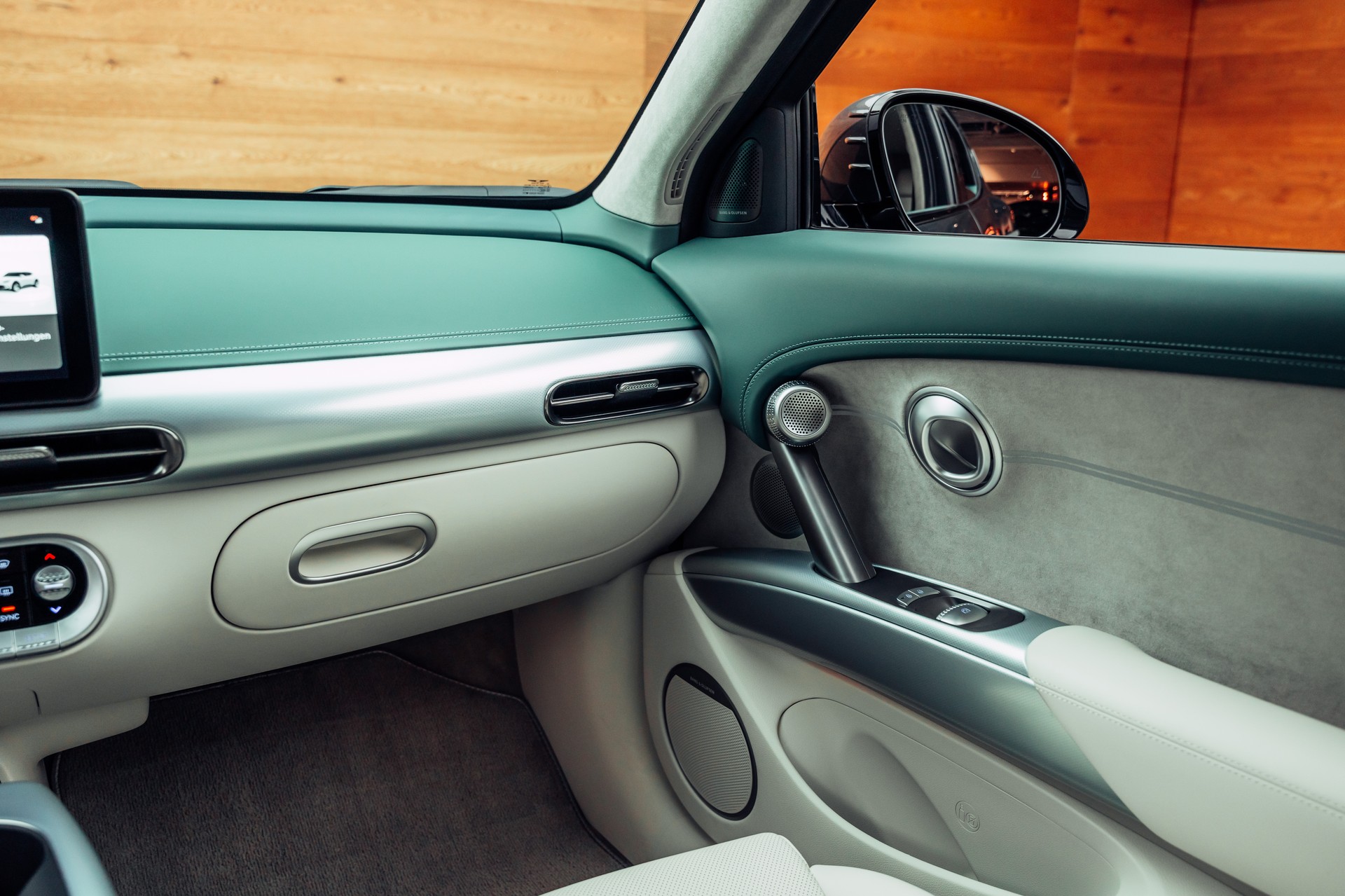GENESIS GV60 77.4 kWh Sport Plus AWD-image-9