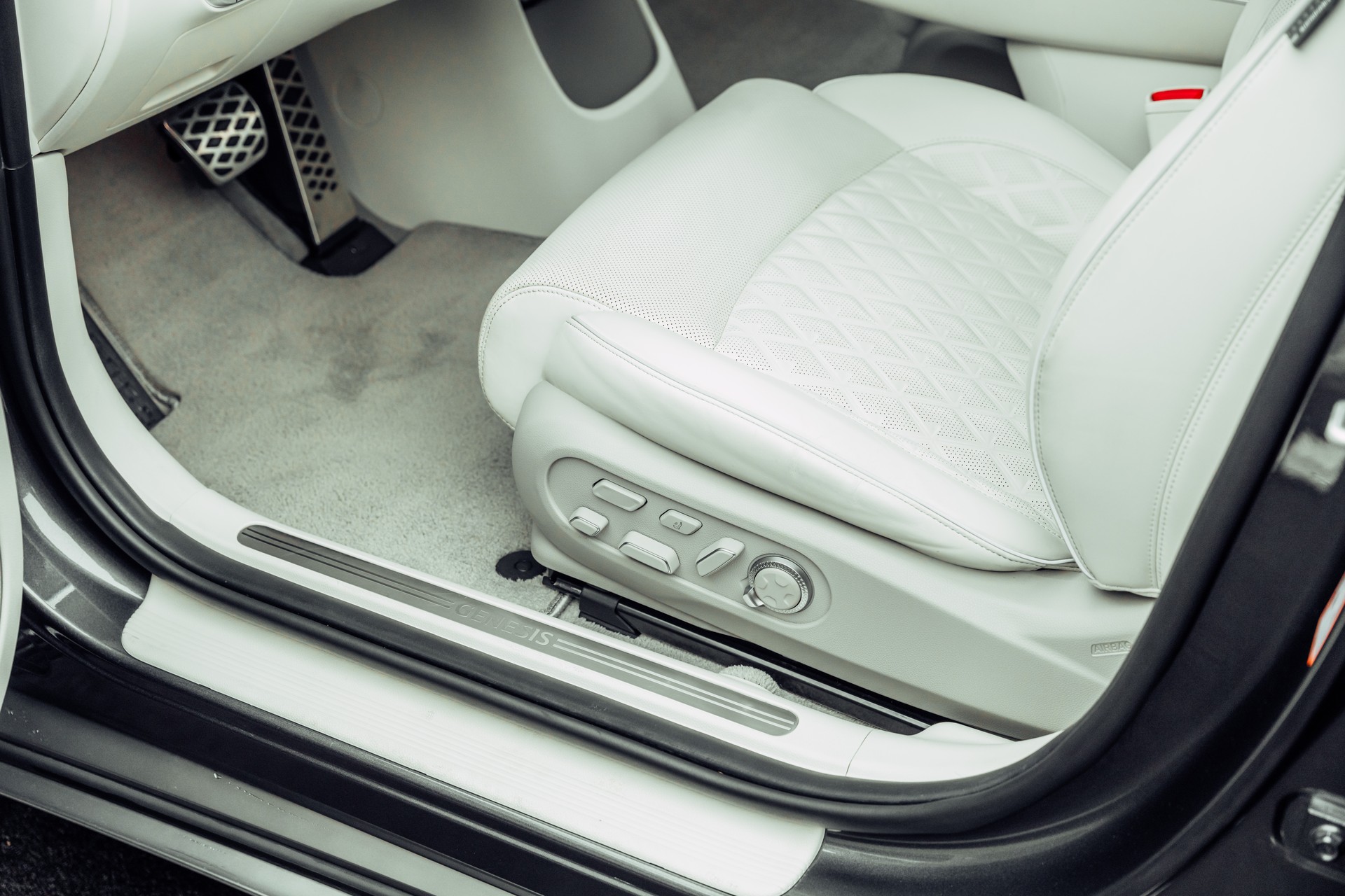 GENESIS GV60 77.4 kWh Sport Plus AWD-image-10