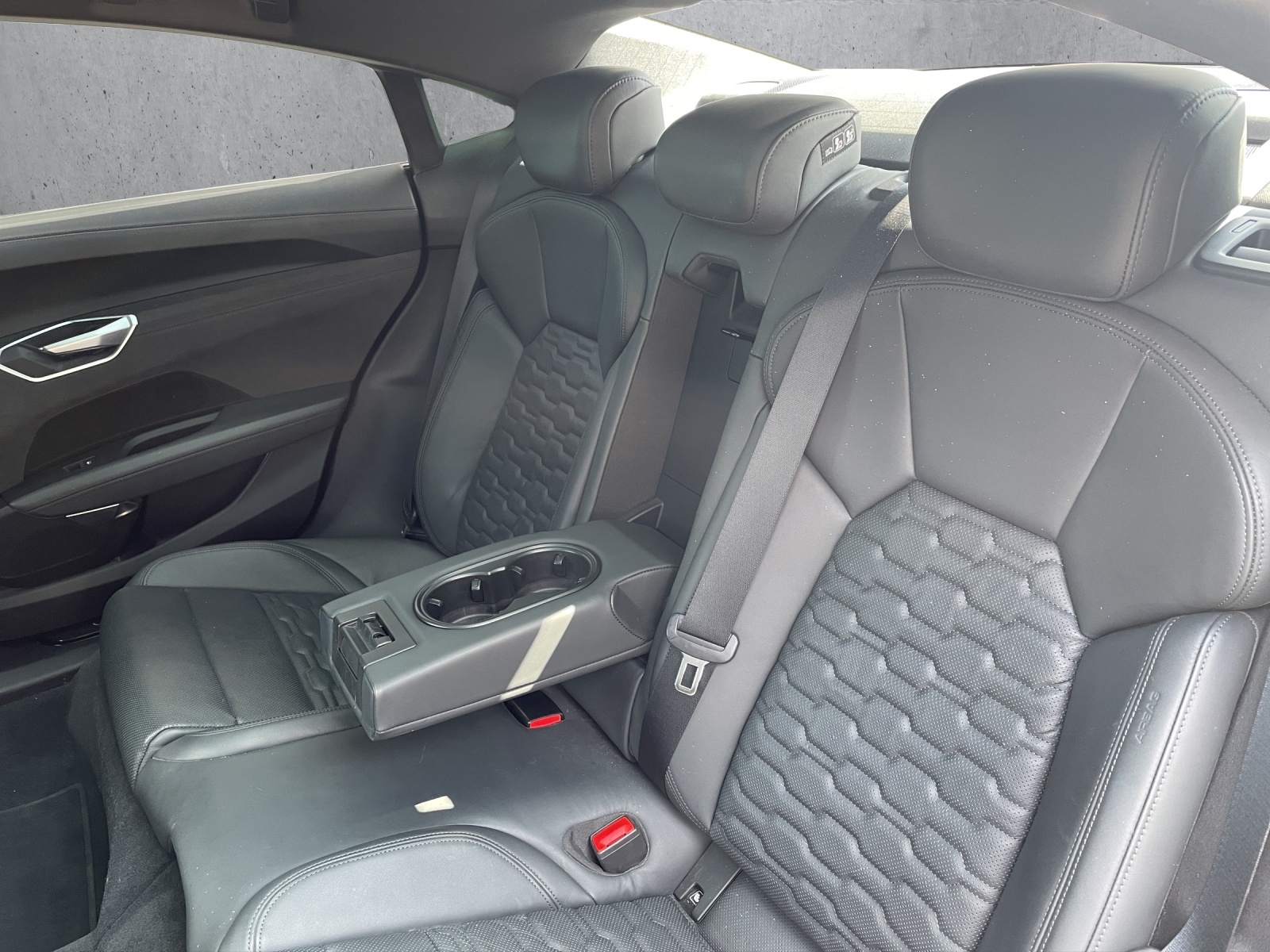 AUDI RS e-tron GT quattro-image-13