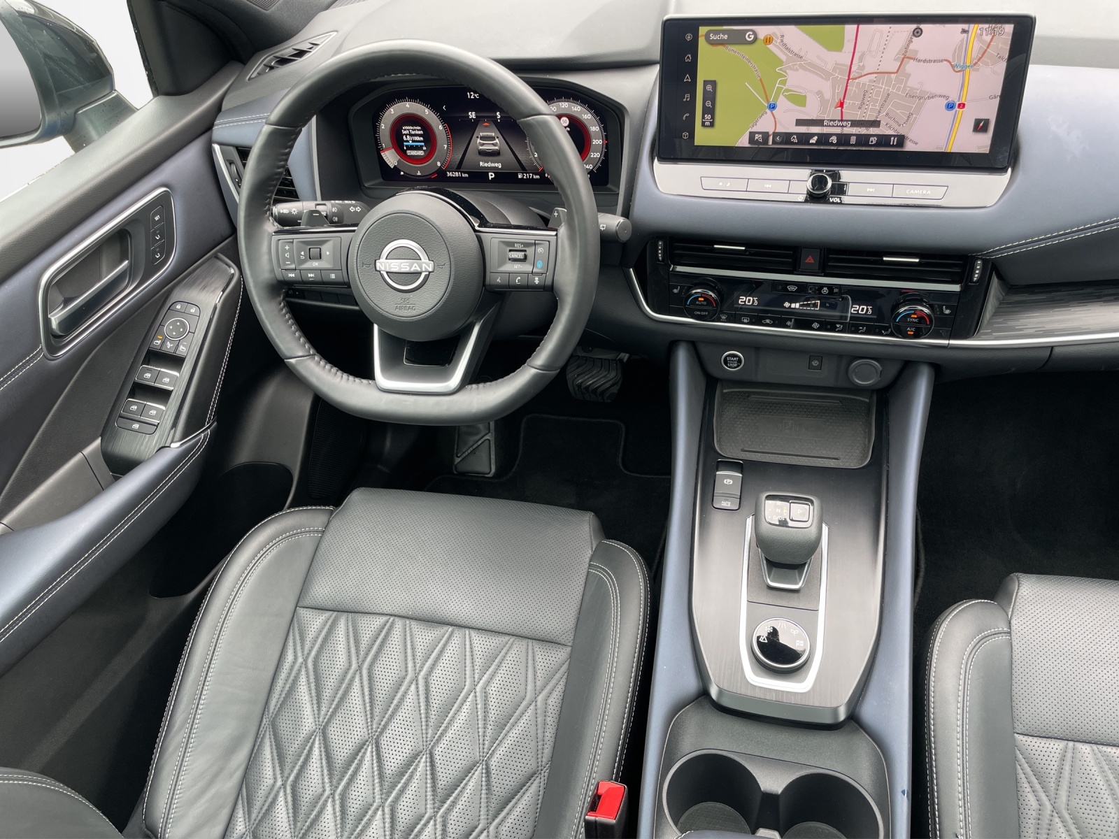 NISSAN Qashqai 1.3 DIG-T Tekna+ 4x4-image-12