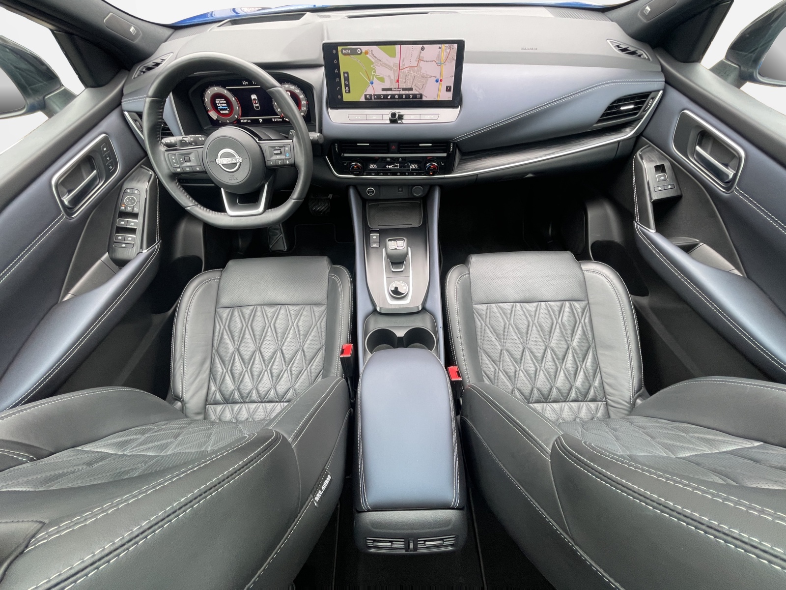 NISSAN Qashqai 1.3 DIG-T Tekna+ 4x4-image-10