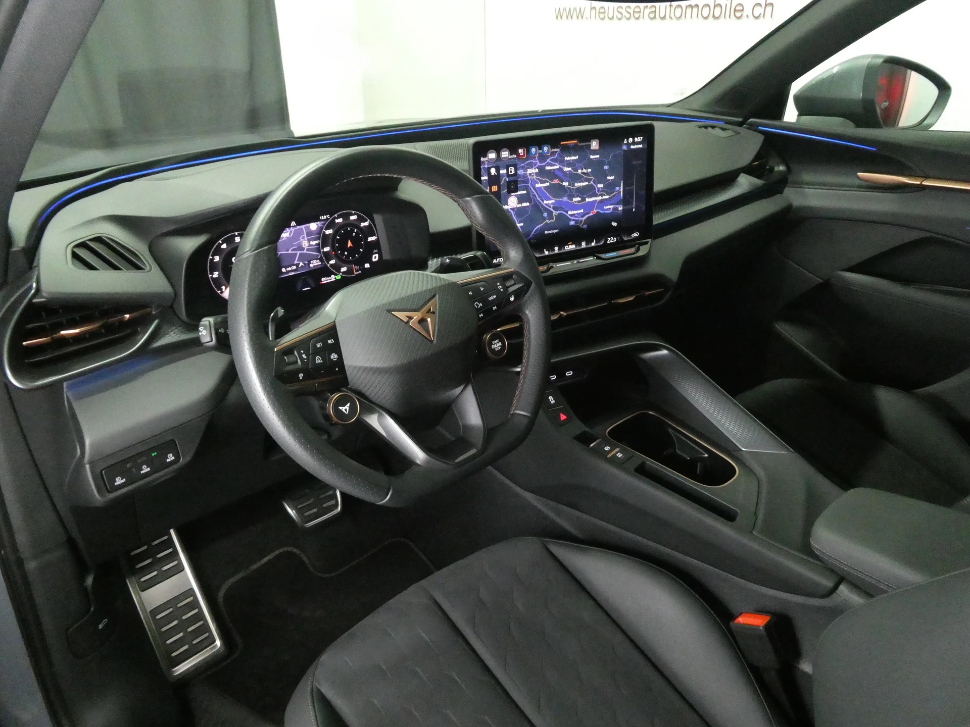 CUPRA Terramar 2.0 TSI DSG 4Drive VZ - Panorama - Navi - Head-Up - Keyless - 360° Kamera - AHK - 265 PS-image-8
