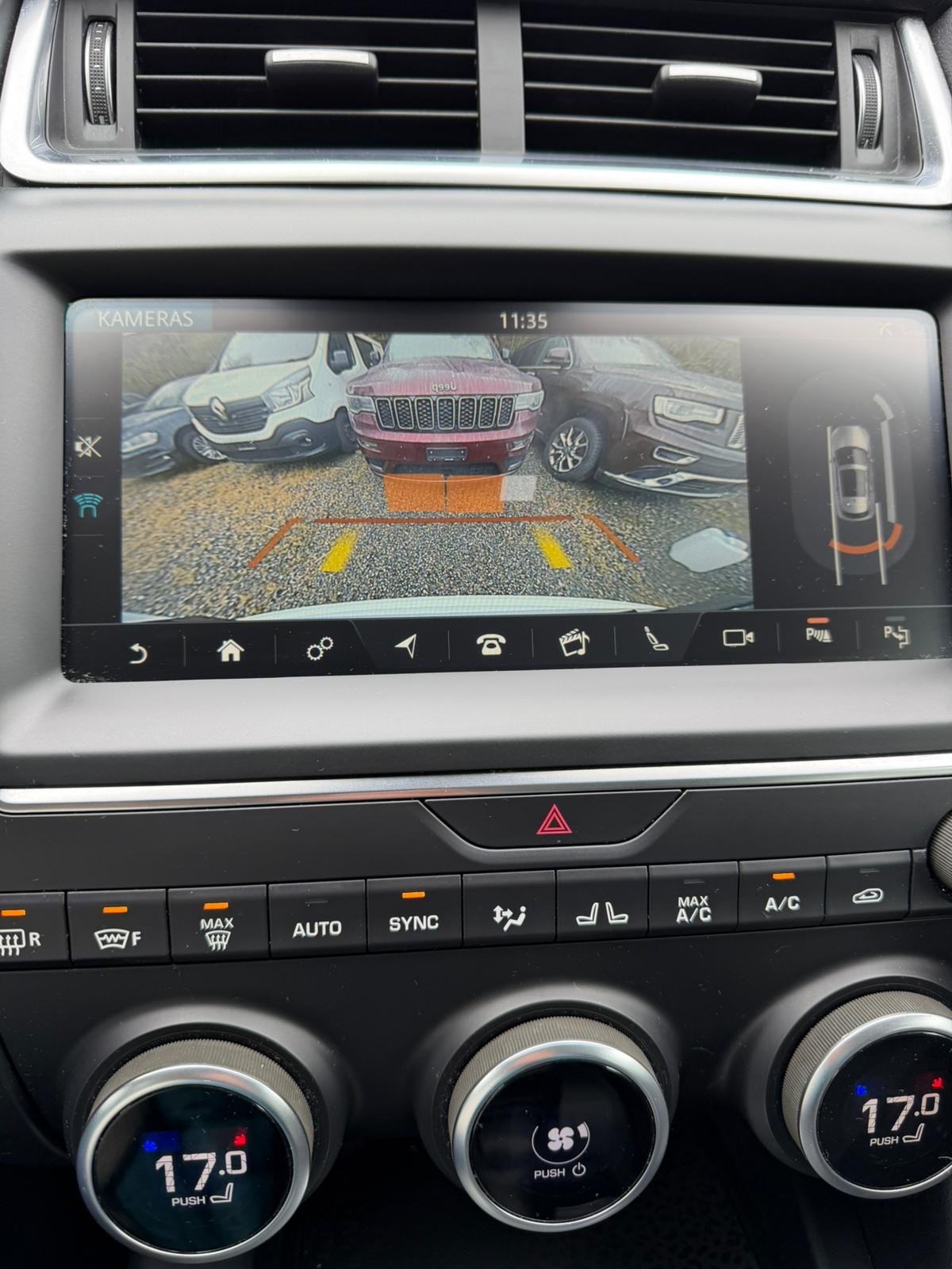 JAGUAR E-Pace 2.0d D150 S AWD Automatik-image-7