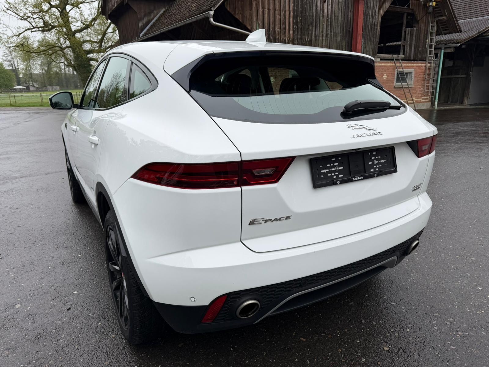 JAGUAR E-Pace 2.0d D150 S AWD Automatik-image-3