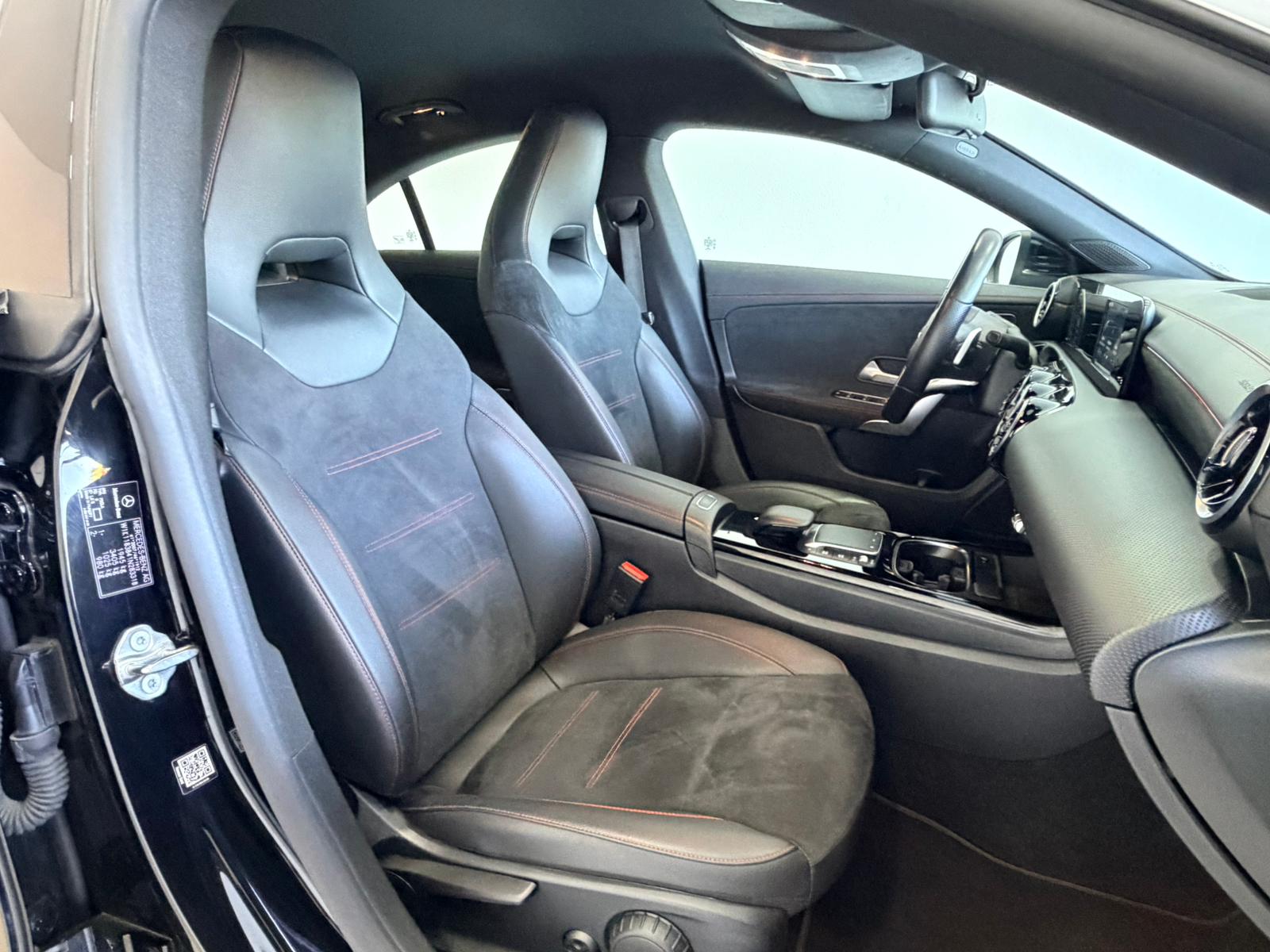 MERCEDES-BENZ CLA 180 AMG Line 7G-DCT-image-17