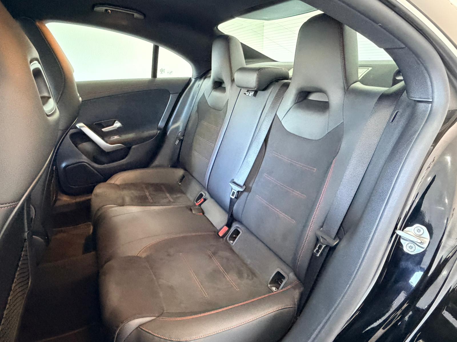 MERCEDES-BENZ CLA 180 AMG Line 7G-DCT-image-14