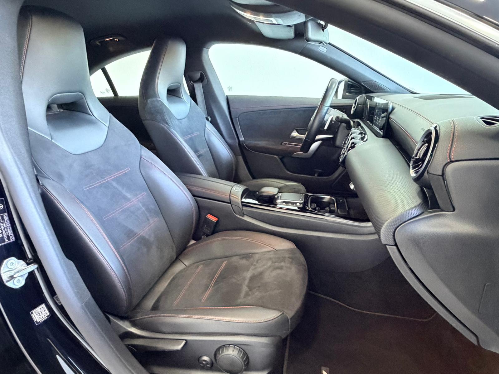 MERCEDES-BENZ CLA 180 AMG Line 7G-DCT-image-18