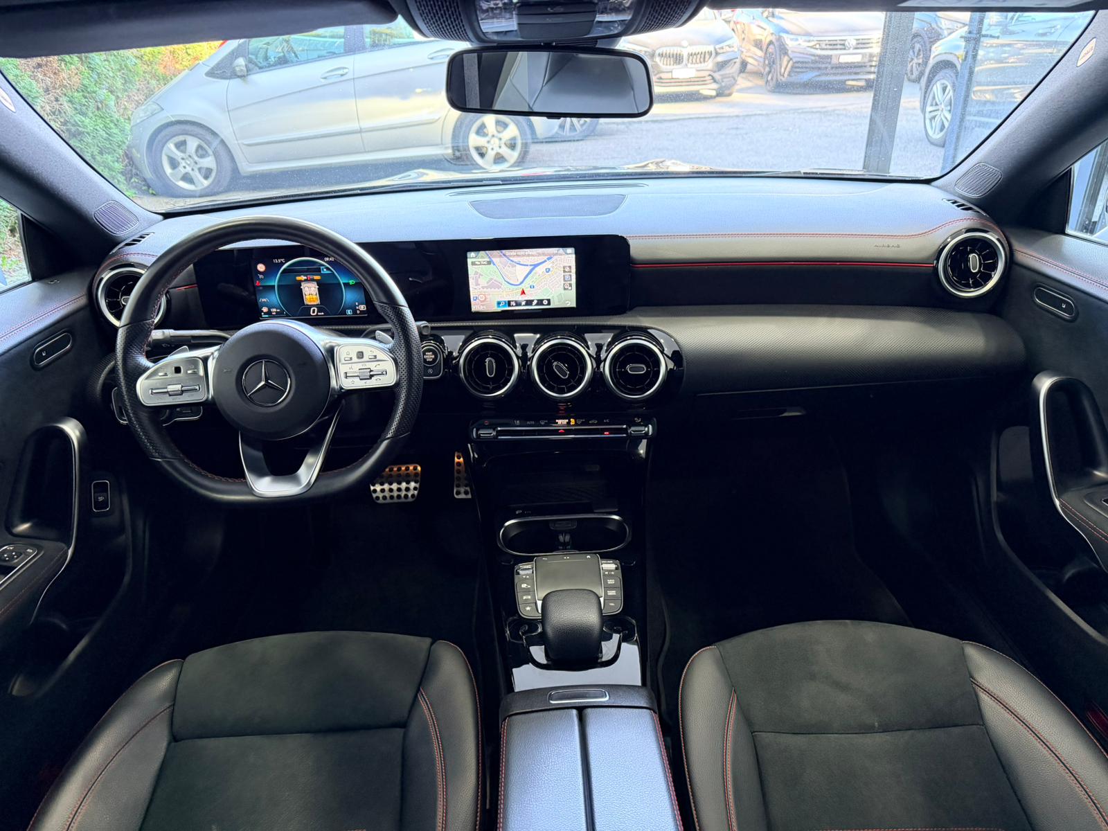 MERCEDES-BENZ CLA 180 AMG Line 7G-DCT-image-8