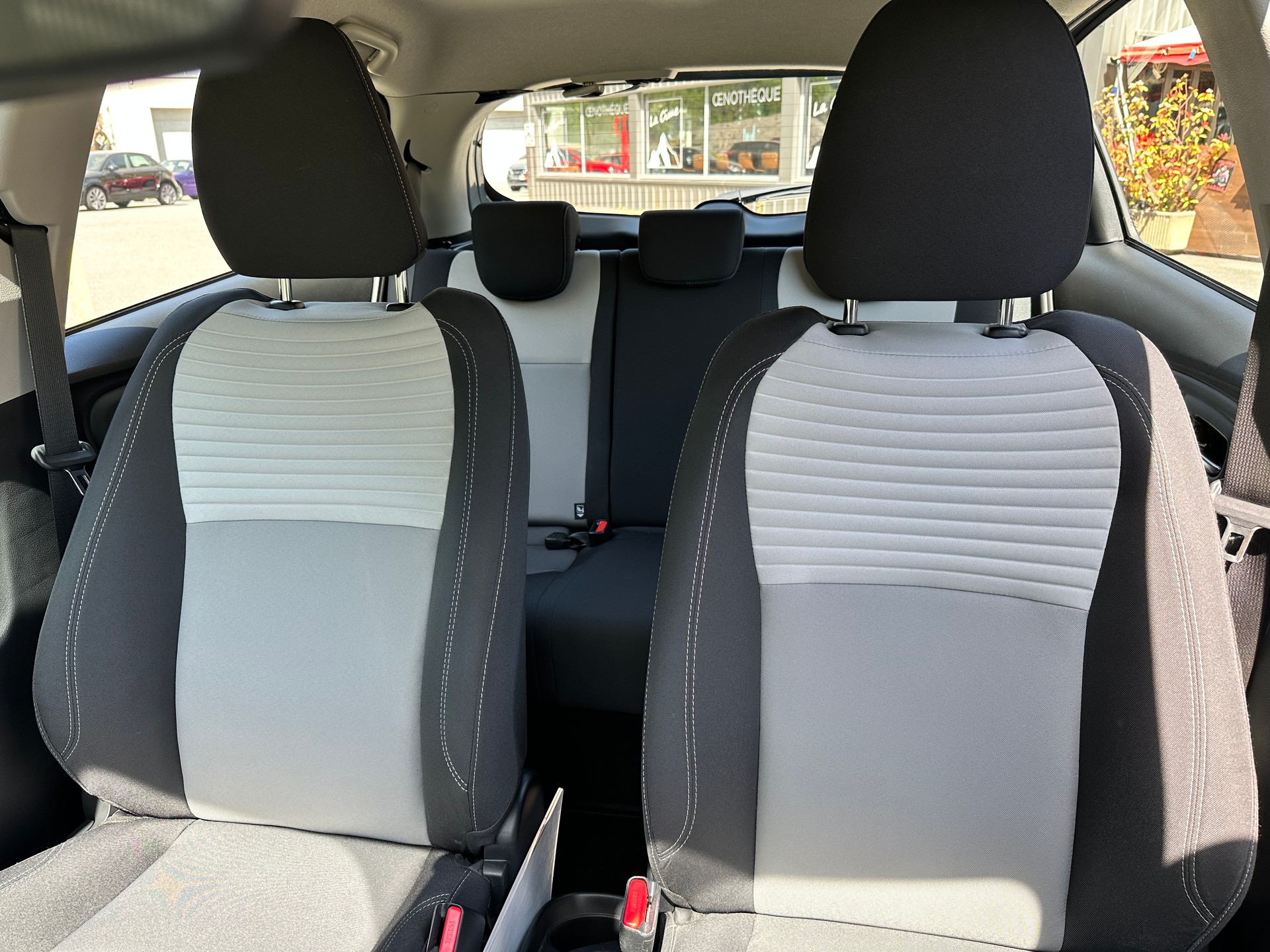 TOYOTA Yaris 1.5 Trend-image-12