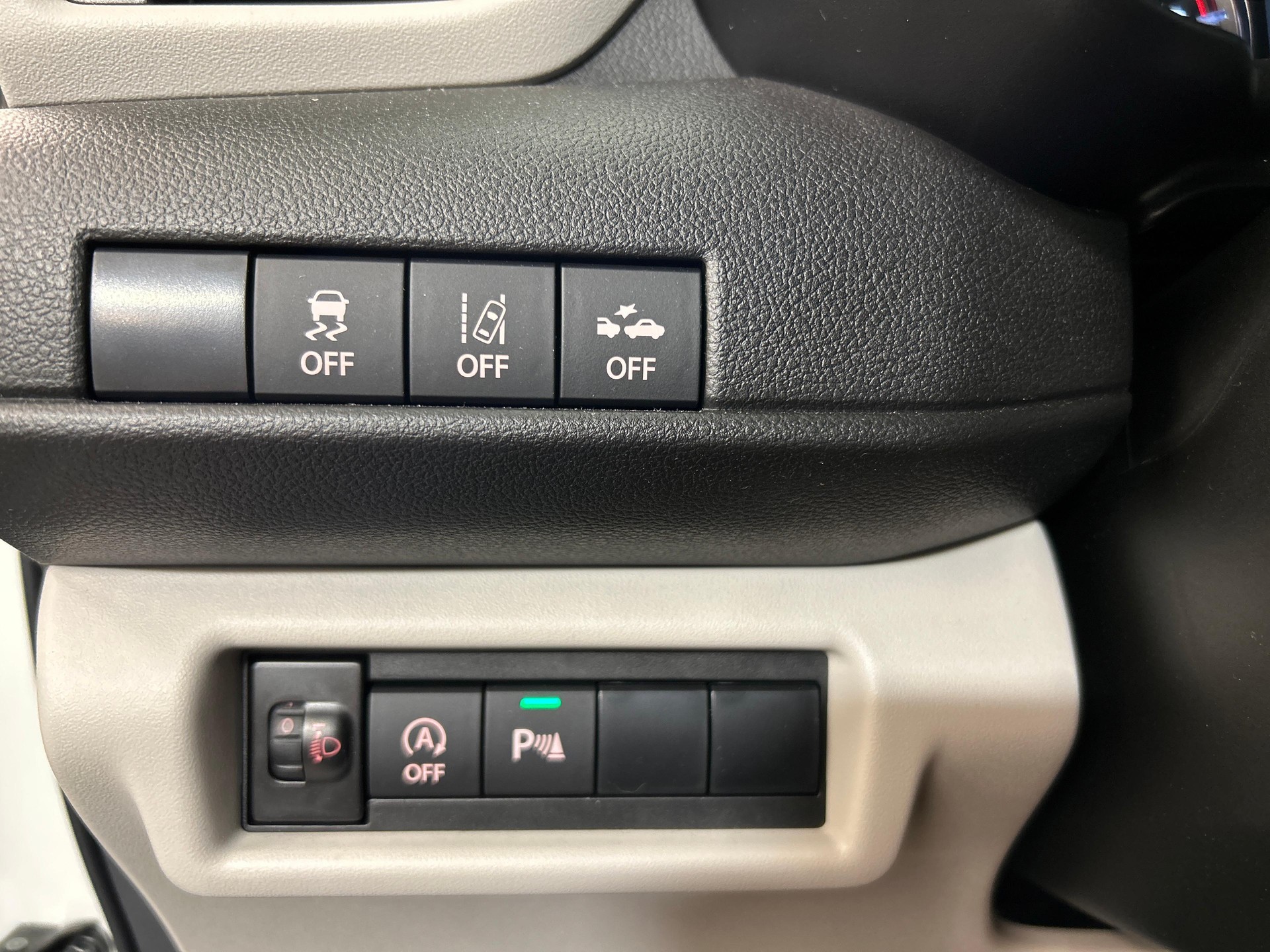 SUZUKI Swift 1.2 1st Edition Top Hybrid 4x4-image-14