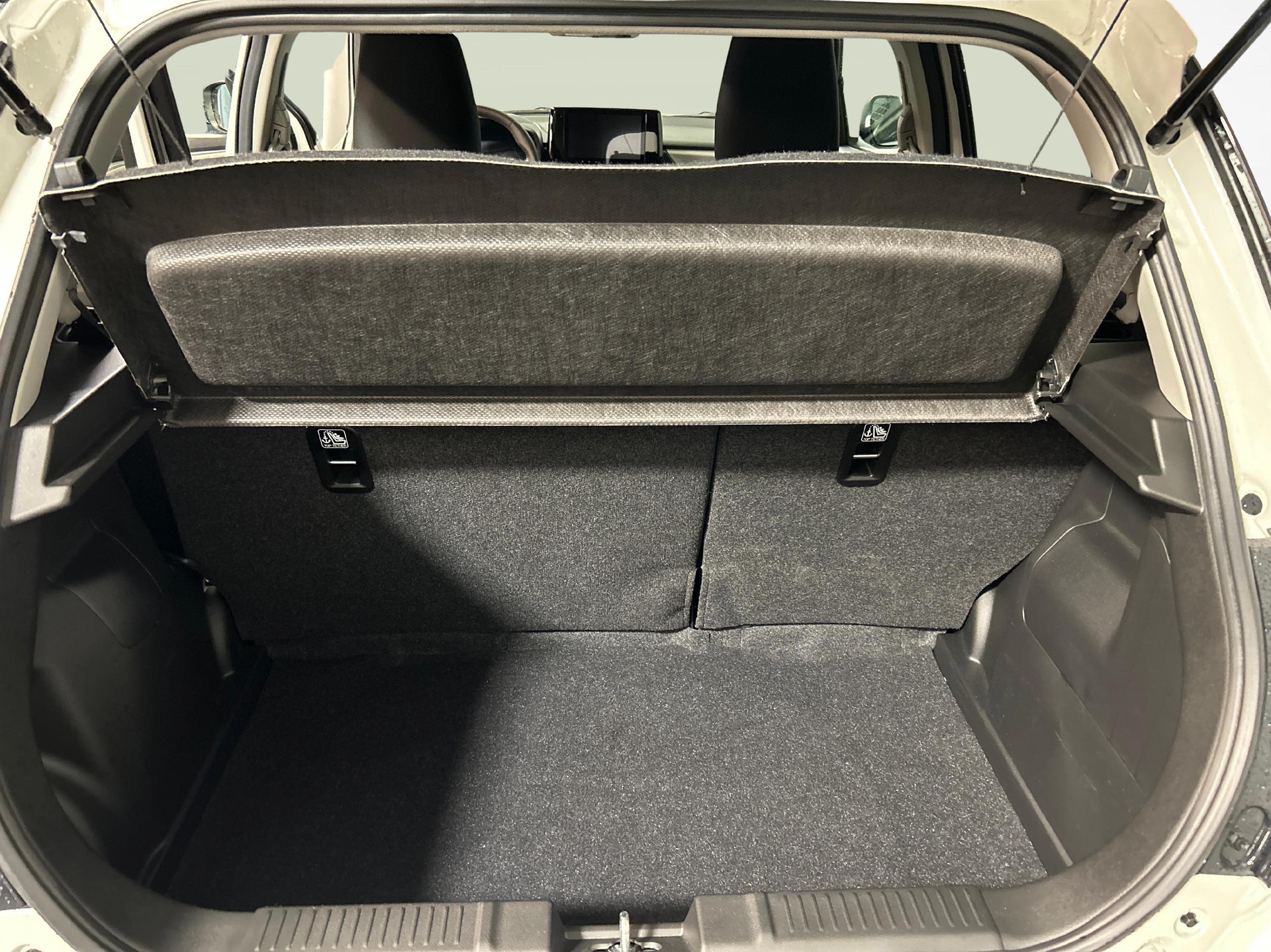 SUZUKI Swift 1.2 1st Edition Top Hybrid 4x4-image-11