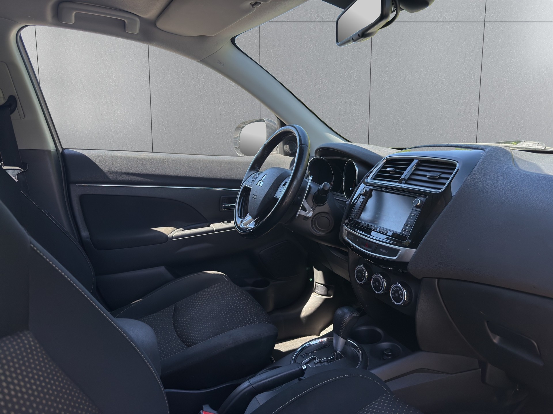 MITSUBISHI ASX 2.2 DID Style 4WD Automatic-image-6