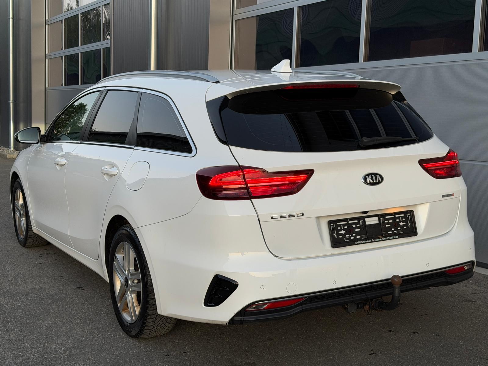 KIA Ceed Sportswagon 1.4 T-GDi Power 25 DCT-image-4