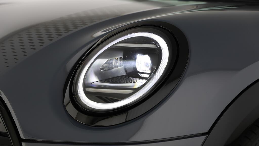 MINI John Cooper Works Cabrio-image-14