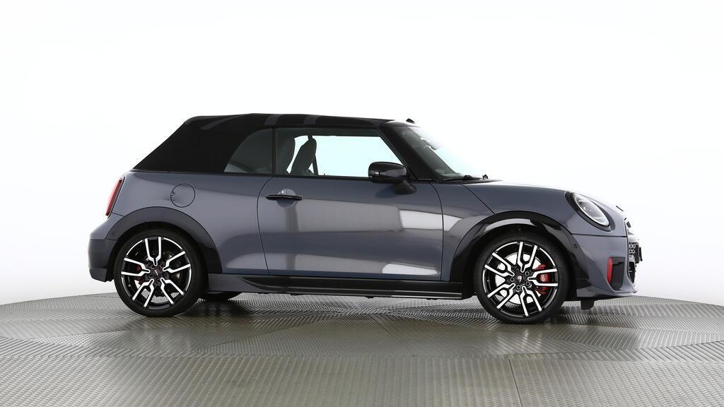 MINI John Cooper Works Cabrio-image-2