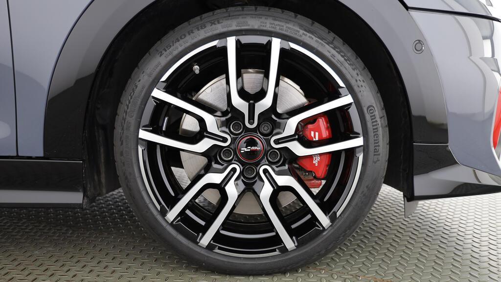 MINI John Cooper Works Cabrio-image-7