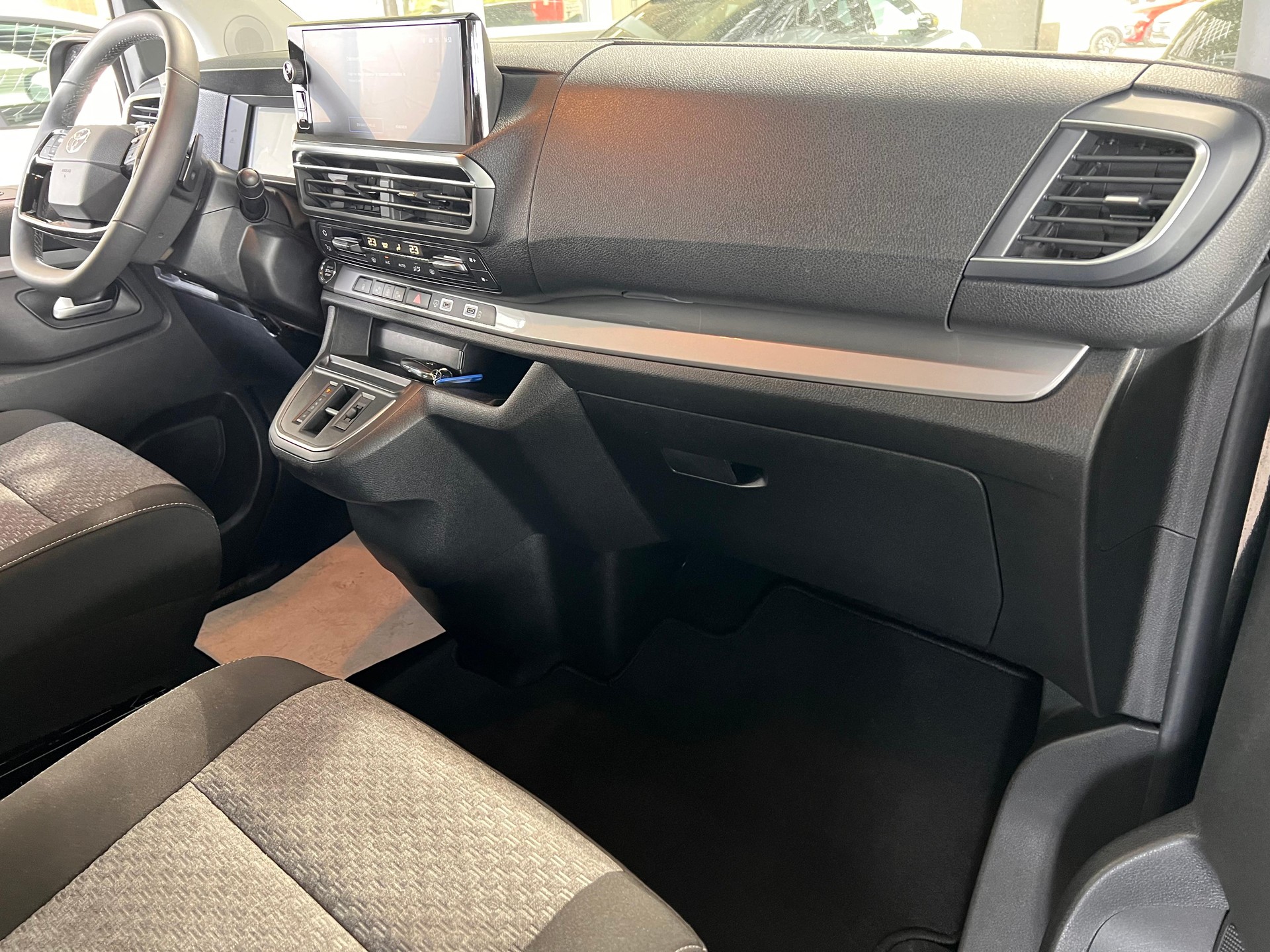 TOYOTA PROACE Verso L1 2.0 D Trend-image-13