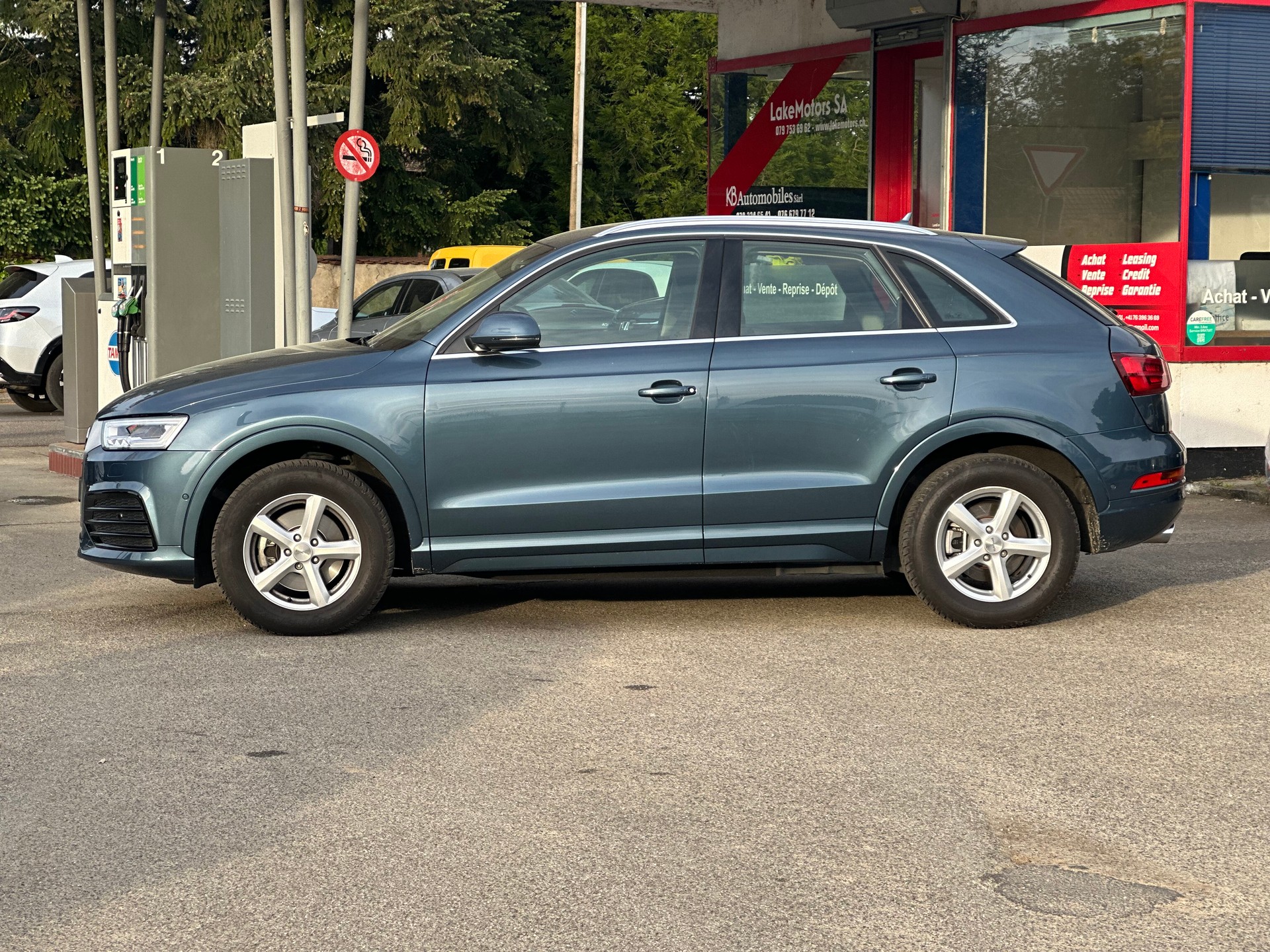 AUDI Q3 2.0 TDI design quattro S-tronic-image-3