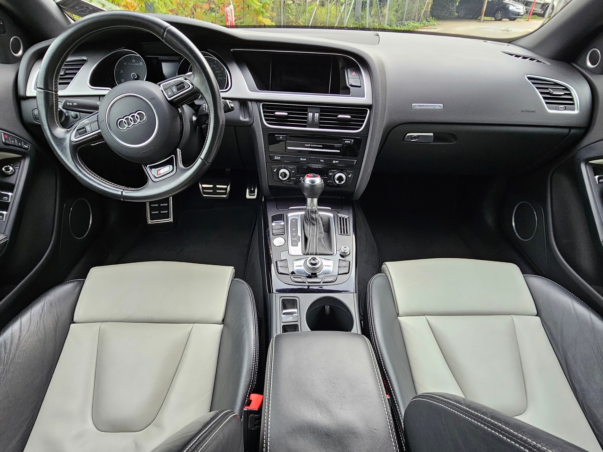 AUDI S5 Cabrio 3.0 TFSI quattro S-tronic-image-14