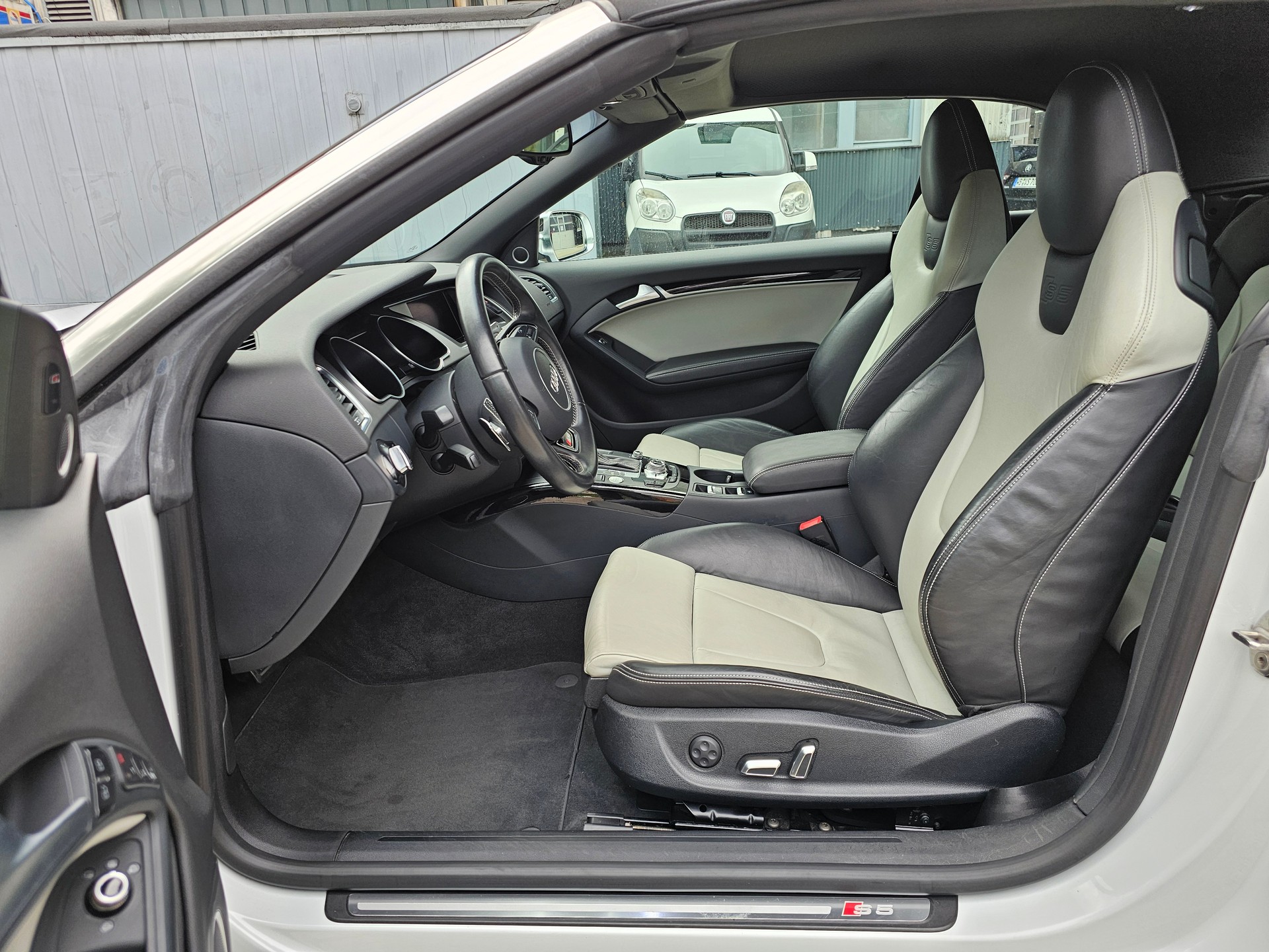 AUDI S5 Cabrio 3.0 TFSI quattro S-tronic-image-10