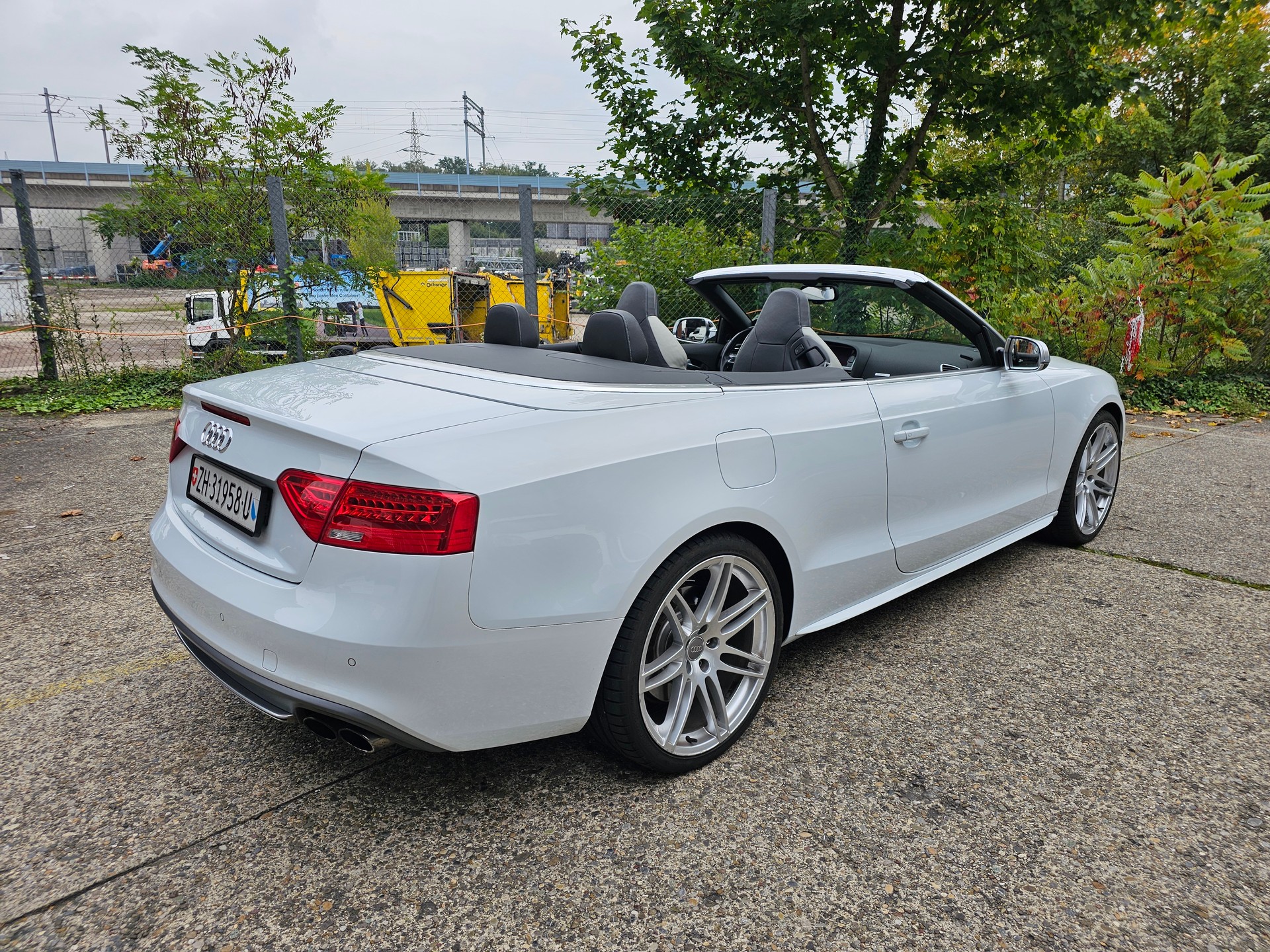 AUDI S5 Cabrio 3.0 TFSI quattro S-tronic-image-5
