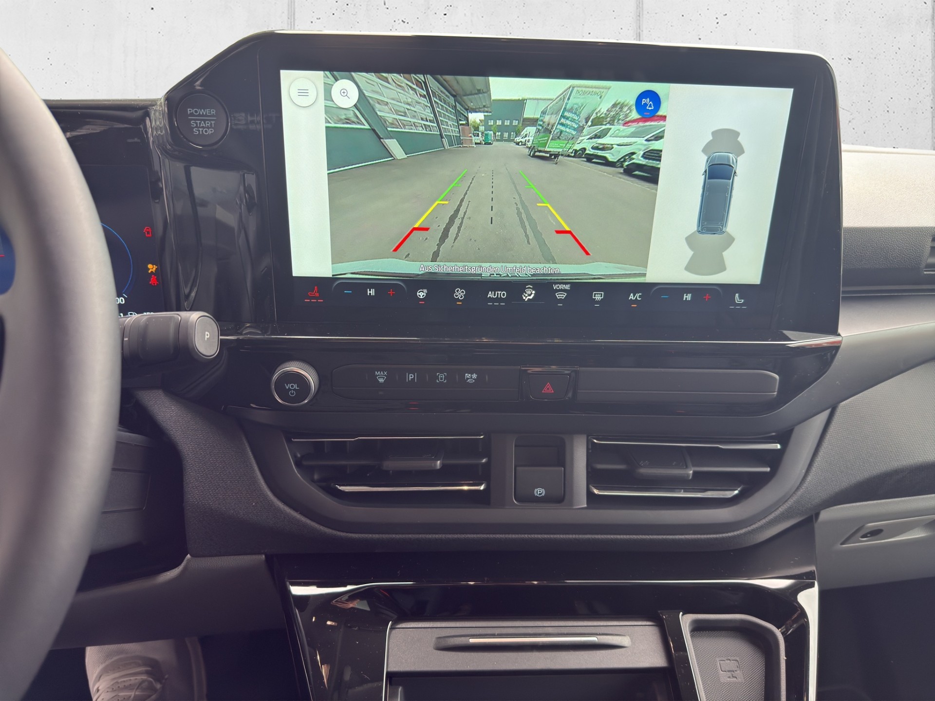 FORD Tourneo C Bus 320 L1 2.0 EcoBlue 170 Titanium-image-10
