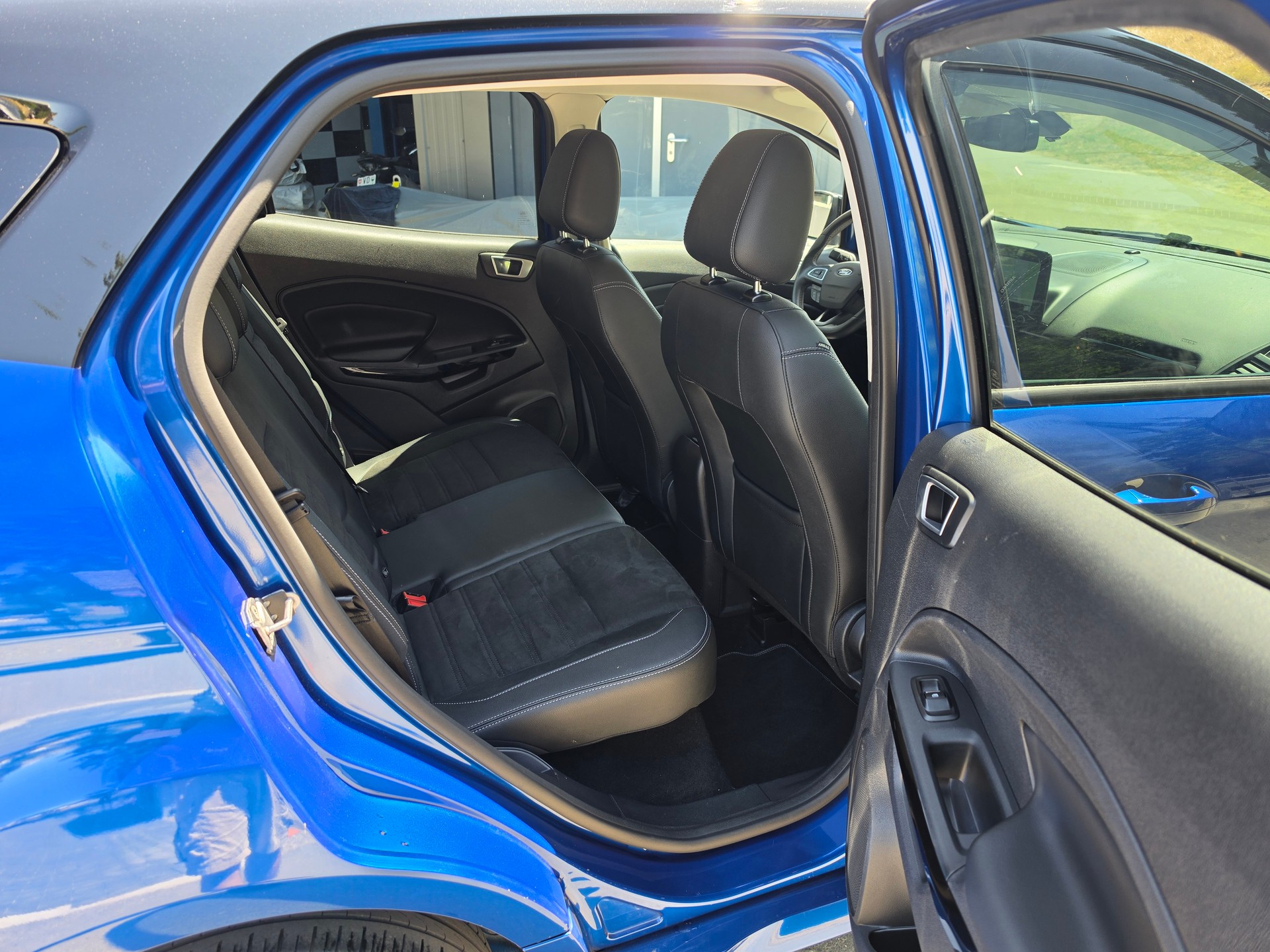 FORD EcoSport 1.0 SCTi ST-Line-image-11