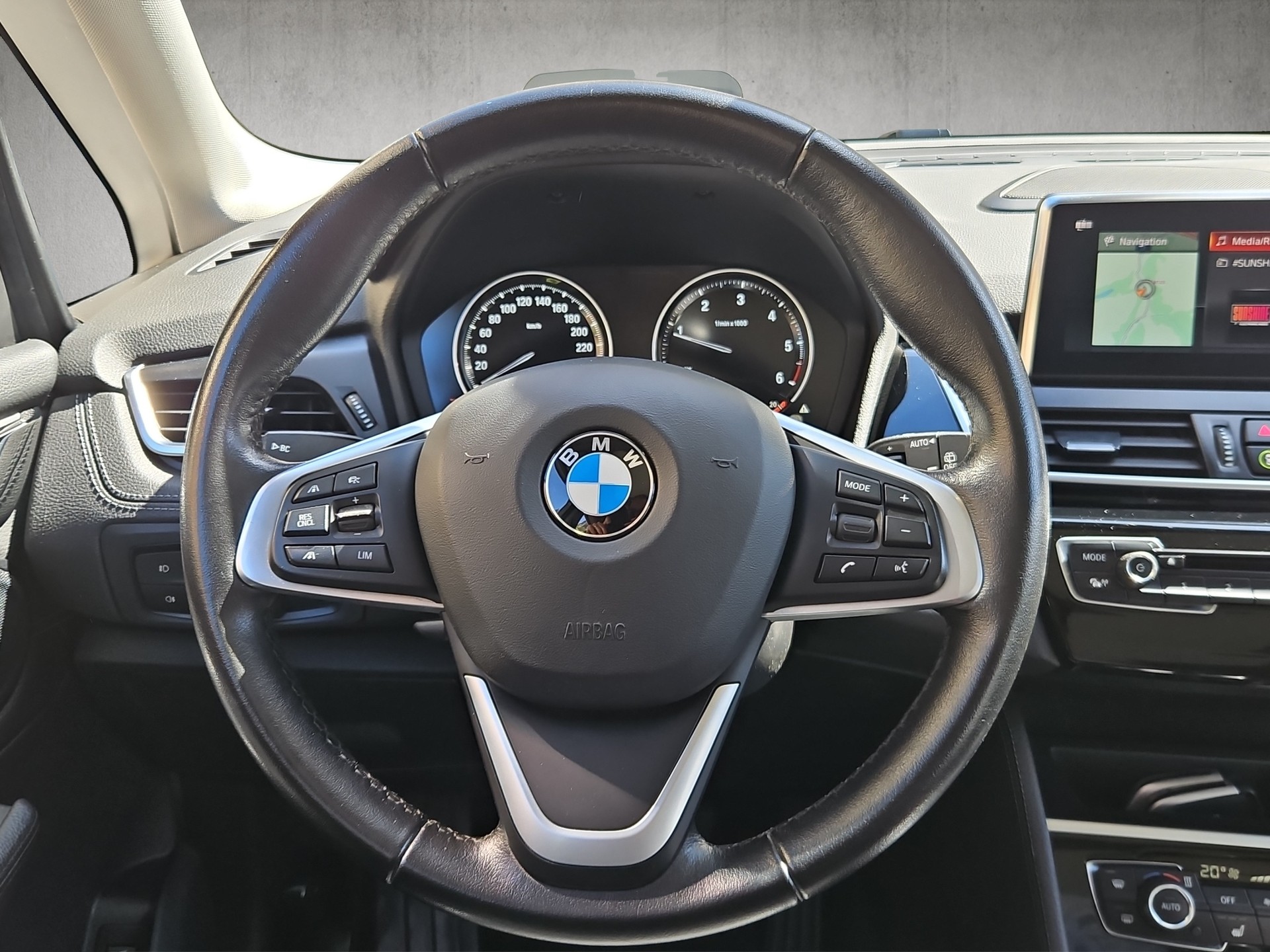 BMW 218d xDrive Active Tourer-image-14