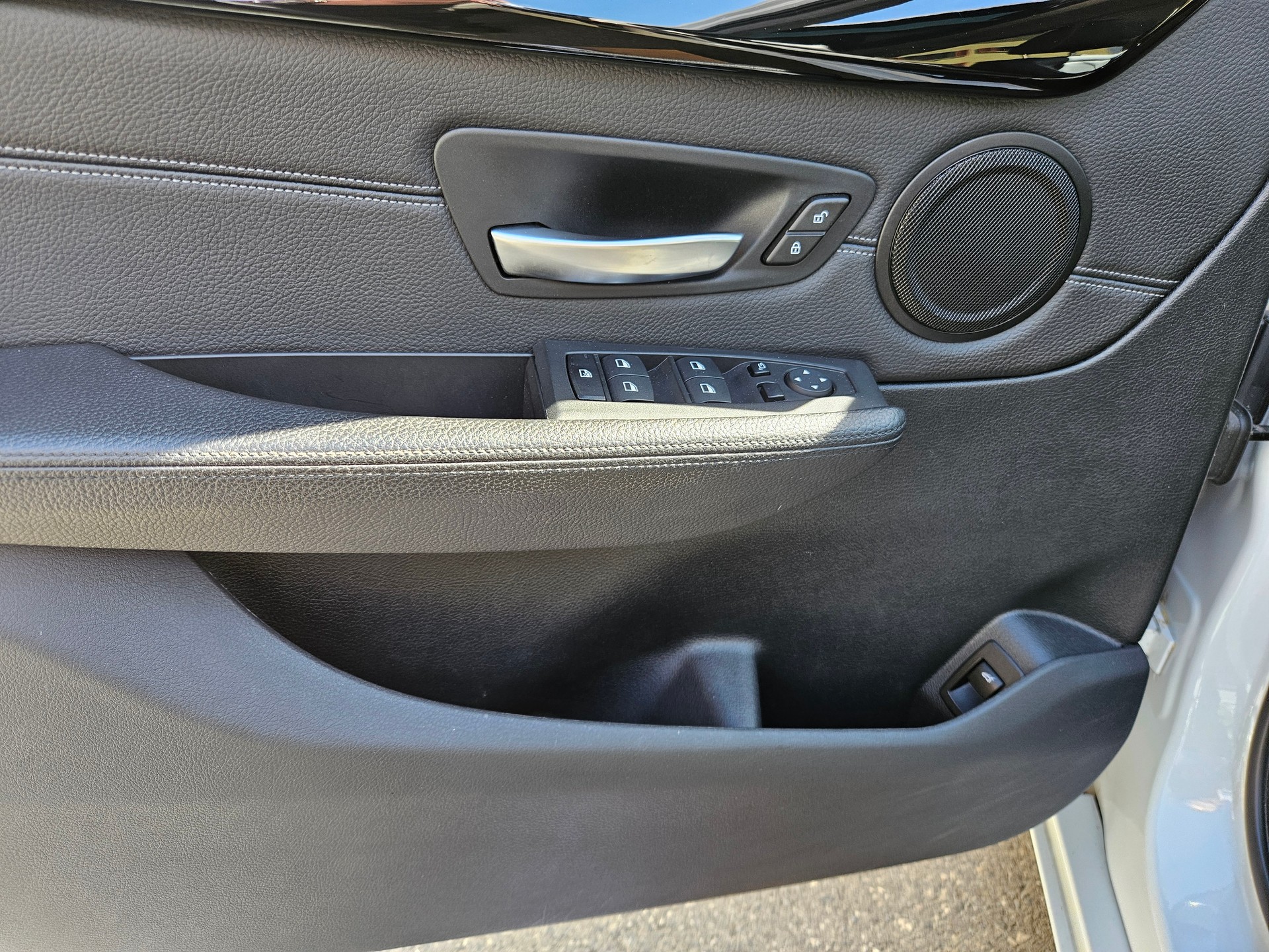 BMW 218d xDrive Active Tourer-image-11