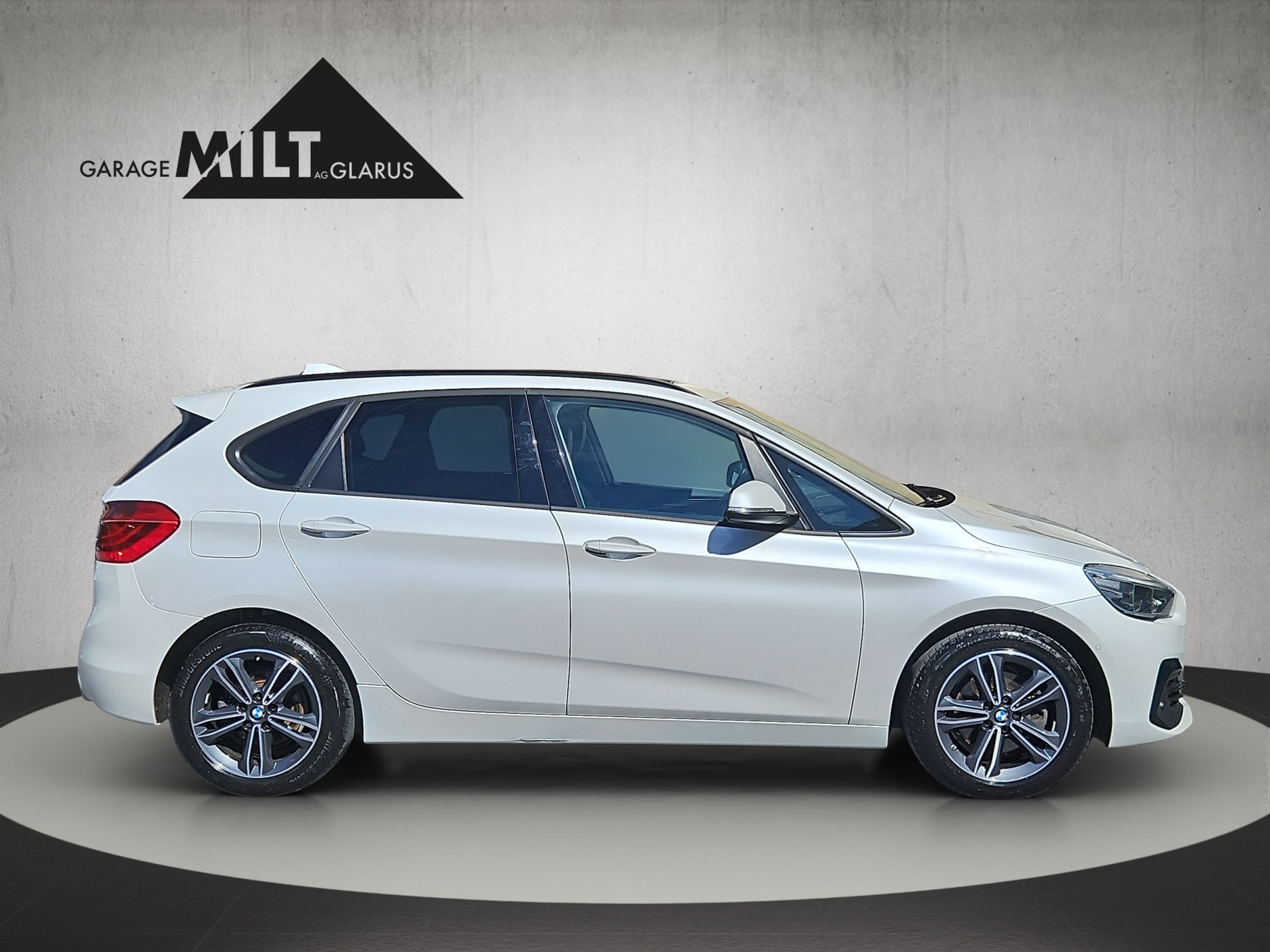 BMW 218d xDrive Active Tourer-image-3