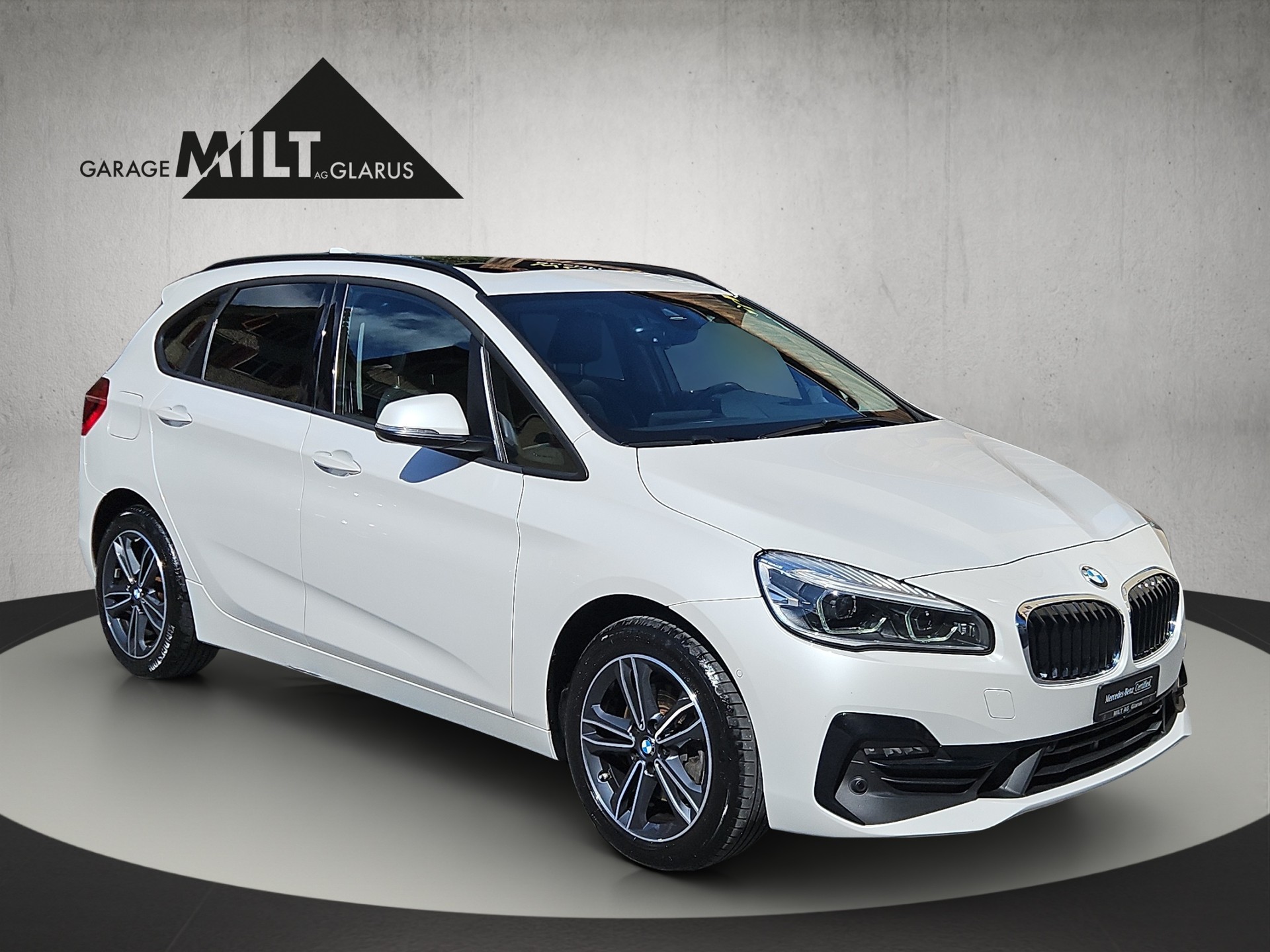 BMW 218d xDrive Active Tourer-image-1