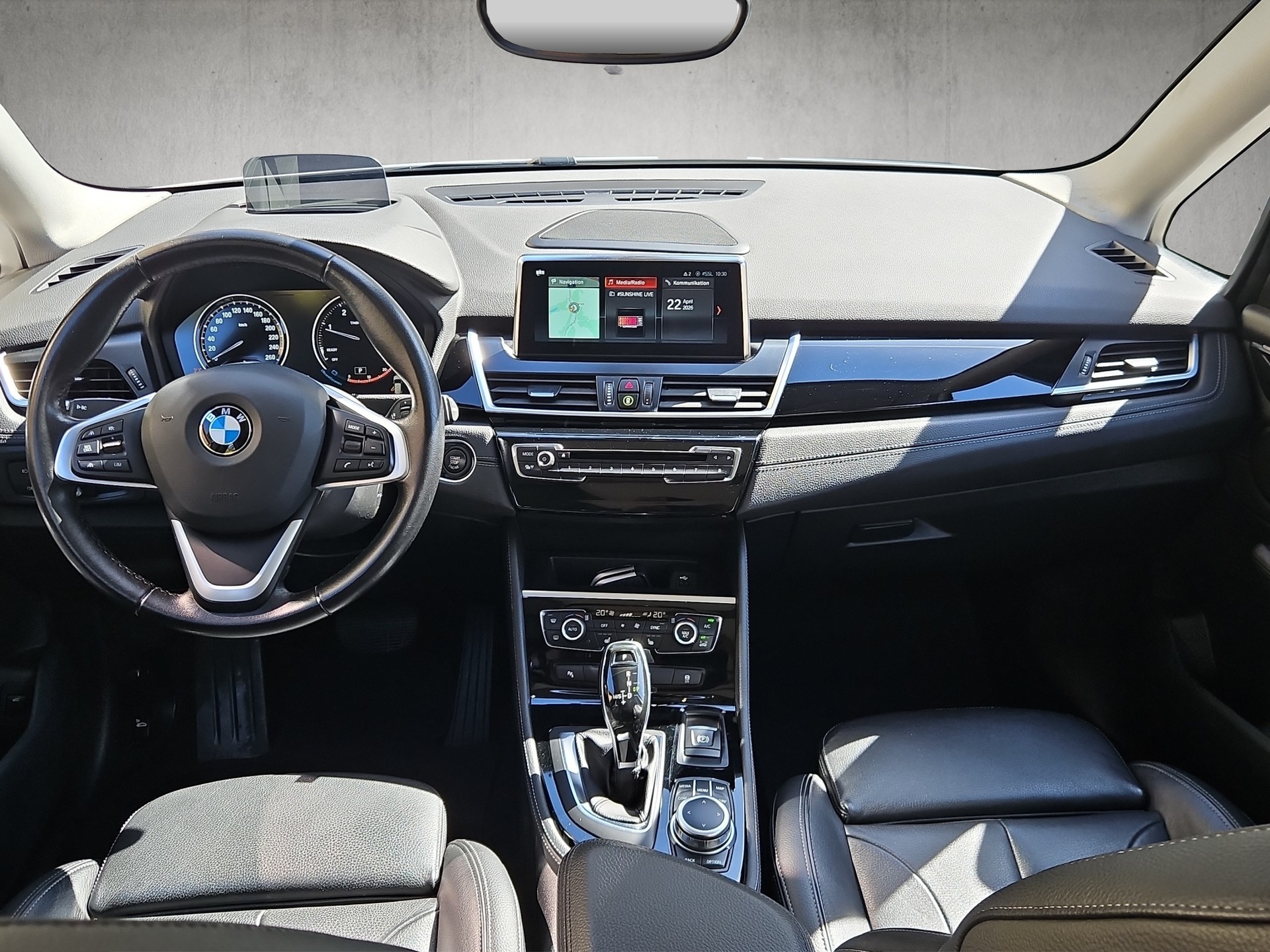 BMW 218d xDrive Active Tourer-image-13