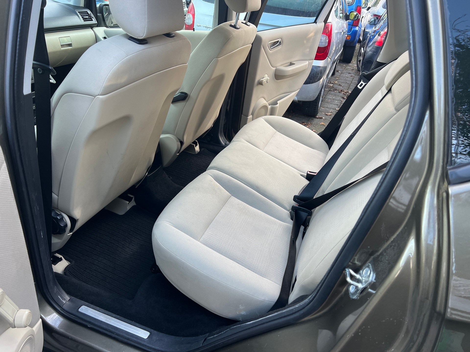 MERCEDES-BENZ A 160 (150) Avantgarde Autotronic-image-11