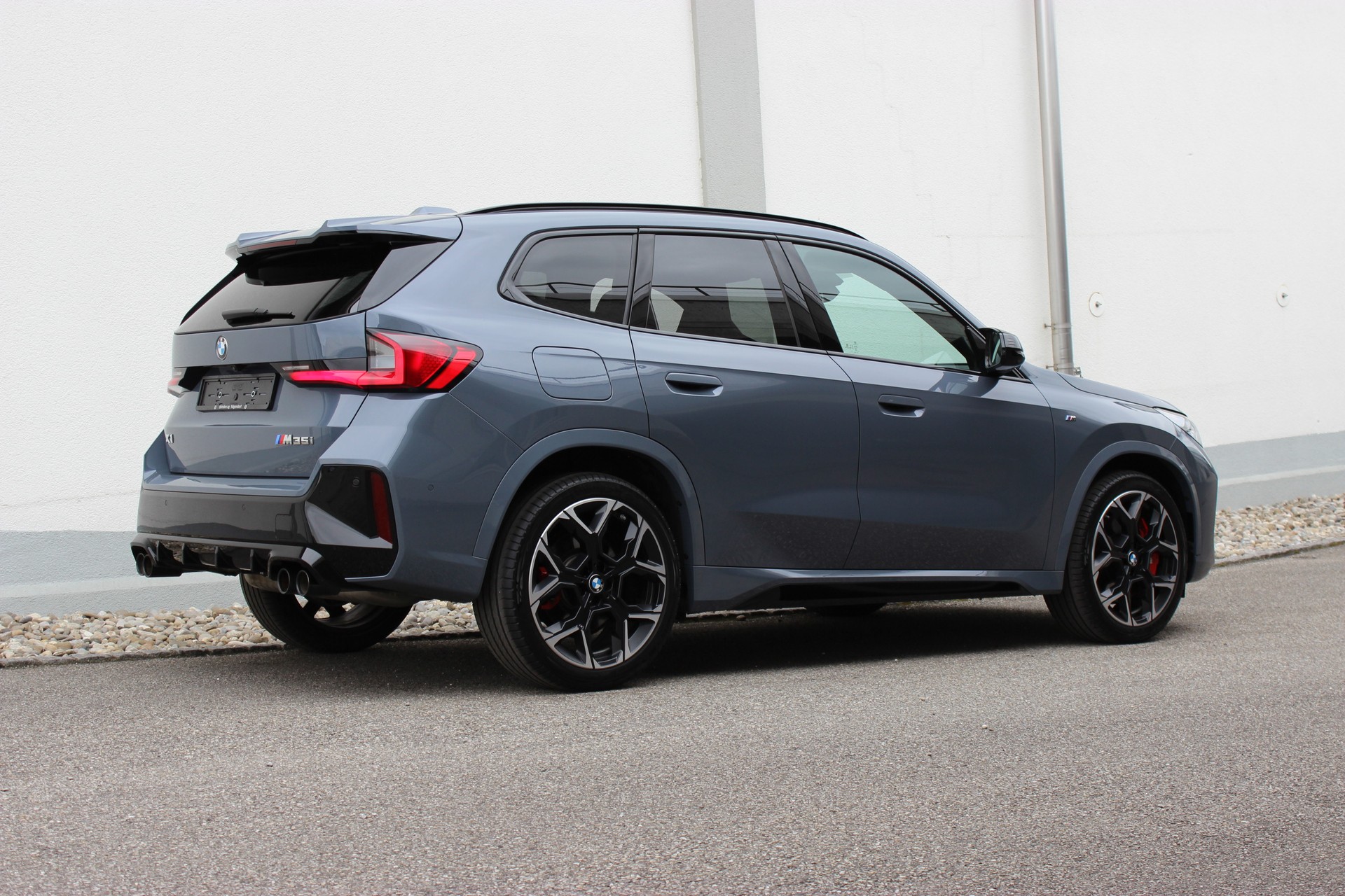 BMW X1 xDrive M35i *STORM BAY METALLIC*-image-9