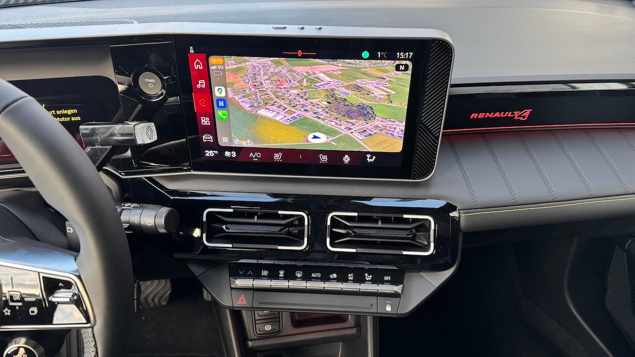 RENAULT R4 E-Tech Comfort Range 52 kWh Iconic-image-21