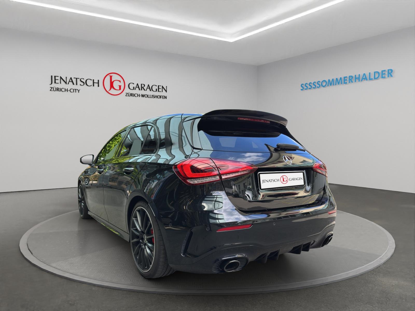 MERCEDES-BENZ A 35 AMG 4matic-showroom-element-2