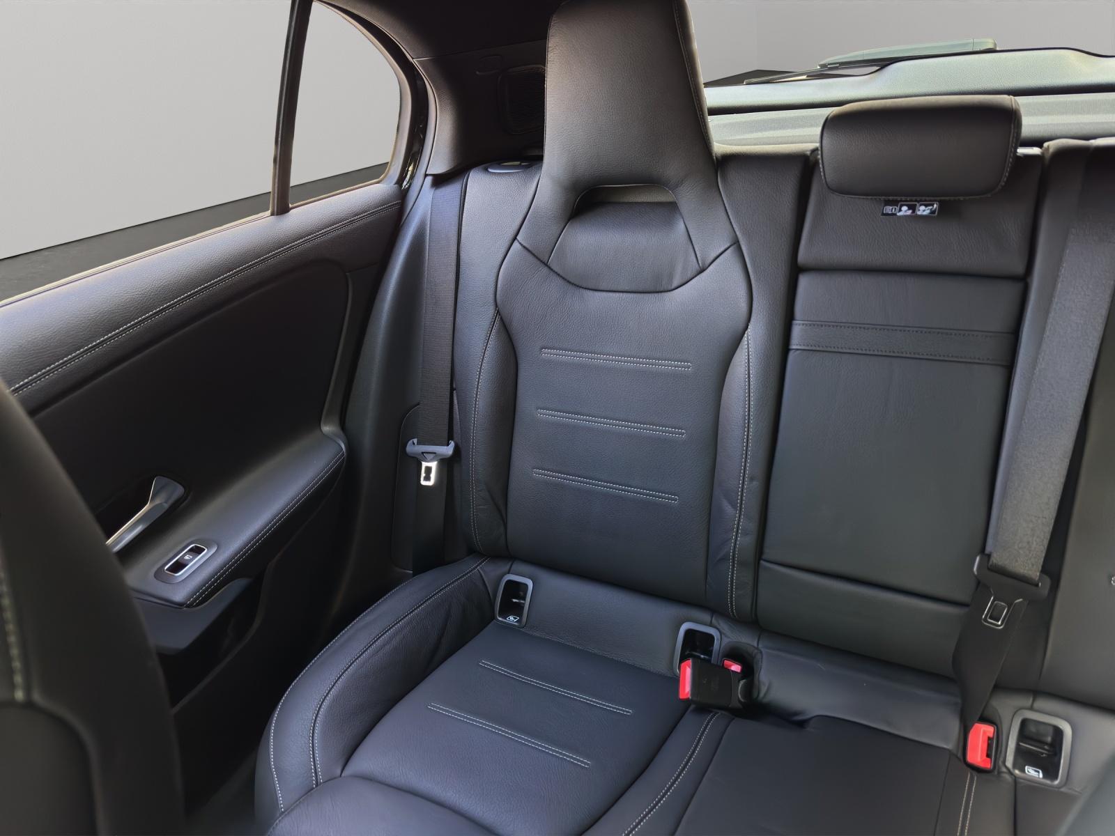 MERCEDES-BENZ A 35 AMG 4matic-image-9