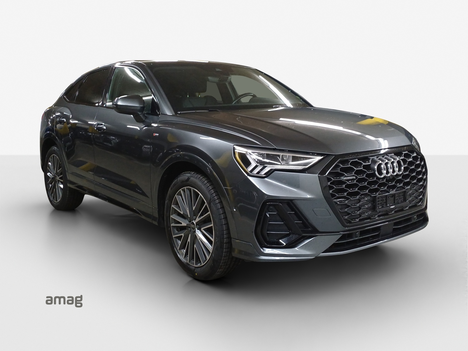 AUDI Q3 Sportback 40 TDI S line quattro S-tronic-image-5