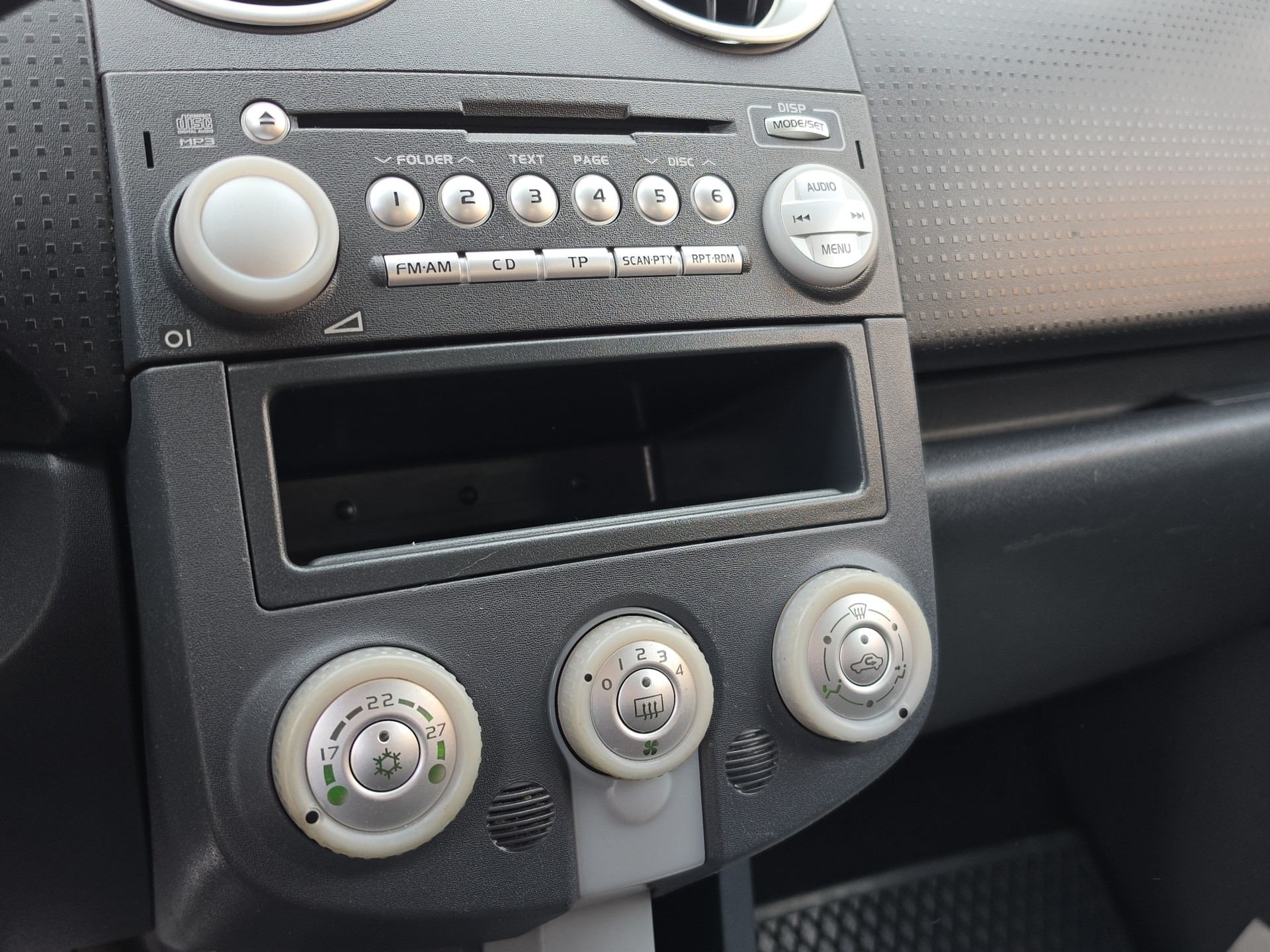 MITSUBISHI Colt 1.3 16V Coolpix-image-12
