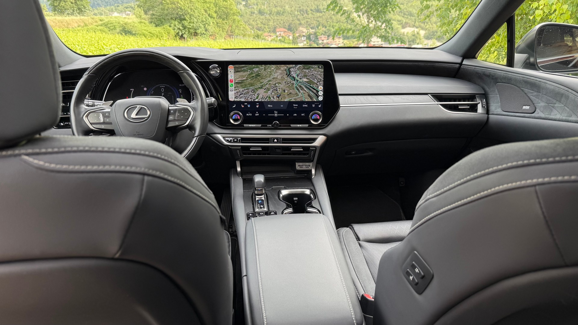 LEXUS 450h+ Excellence-image-11