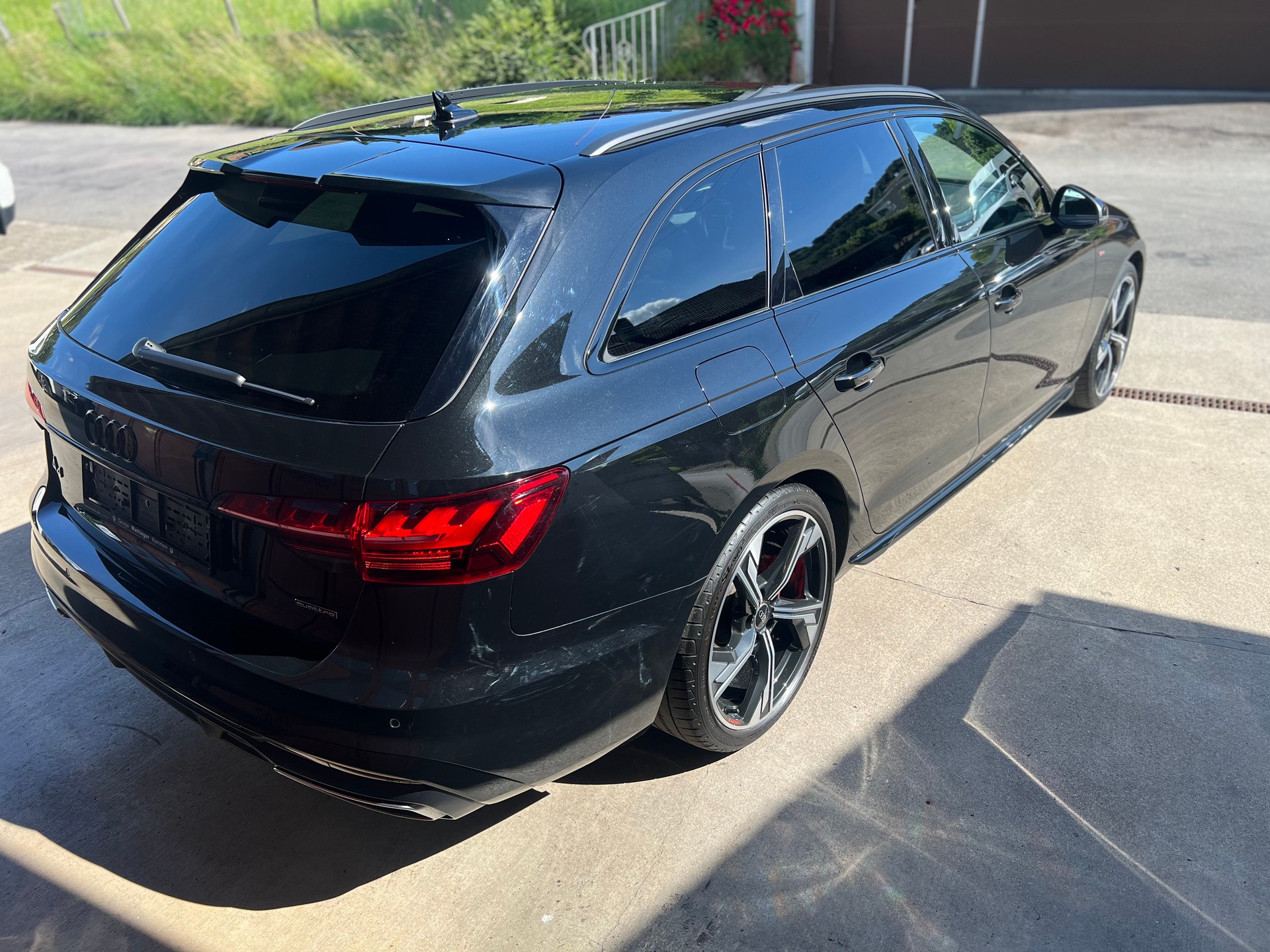 AUDI A4 Avant 40 TDI S line Attraction quattro S-tronic-image-5