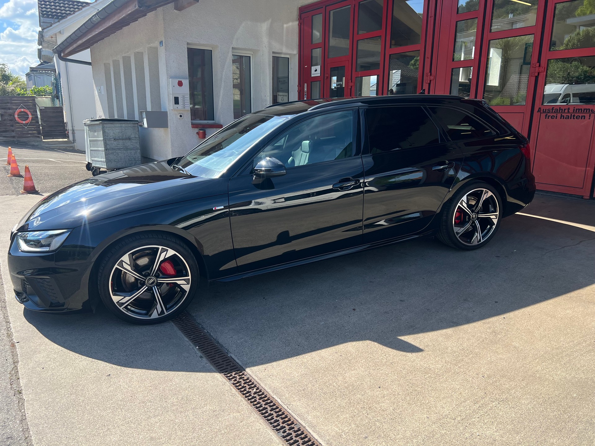 AUDI A4 Avant 40 TDI S line Attraction quattro S-tronic-image-2