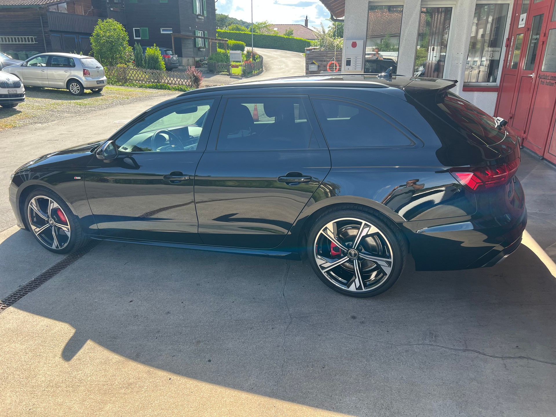 AUDI A4 Avant 40 TDI S line Attraction quattro S-tronic-image-3
