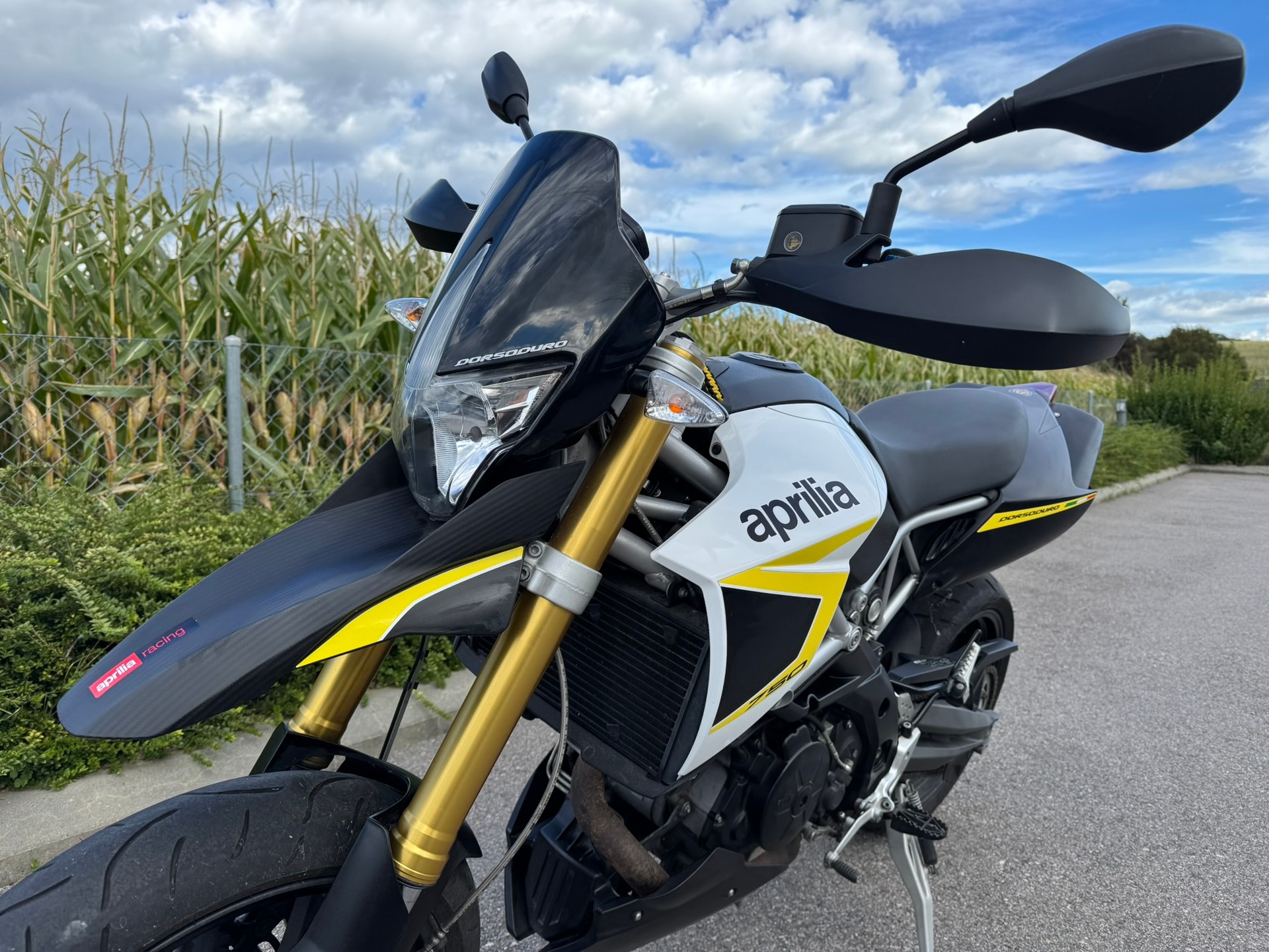 APRILIA Dorsoduro SMV 750-showroom-element-2