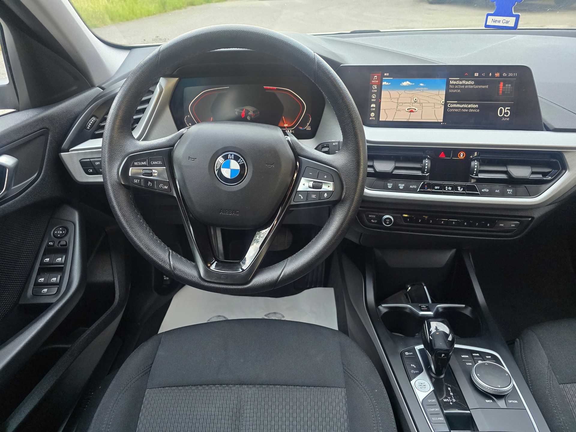 BMW 118i Essential Edition Steptronic-image-15