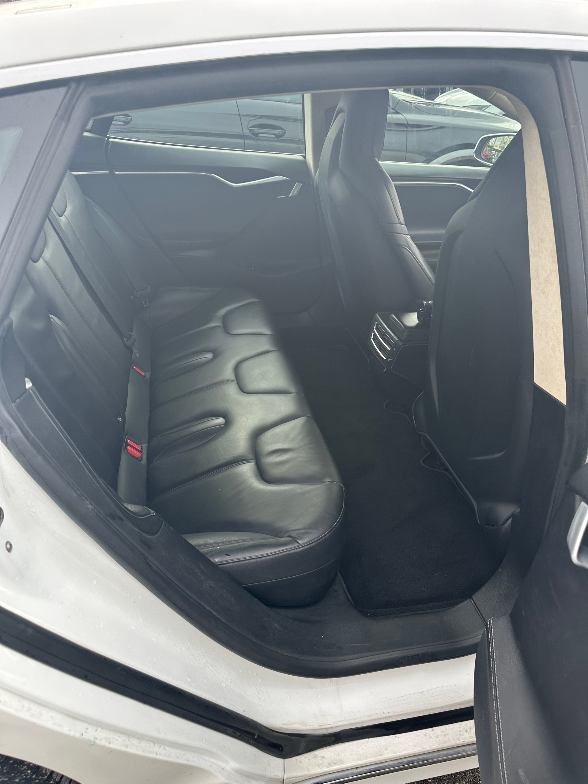 TESLA 90 D - SC01 Free Supercharging, Autopilot, Winterpaket, Luftfederung, Tesla gewartet, Akku 88%-image-13