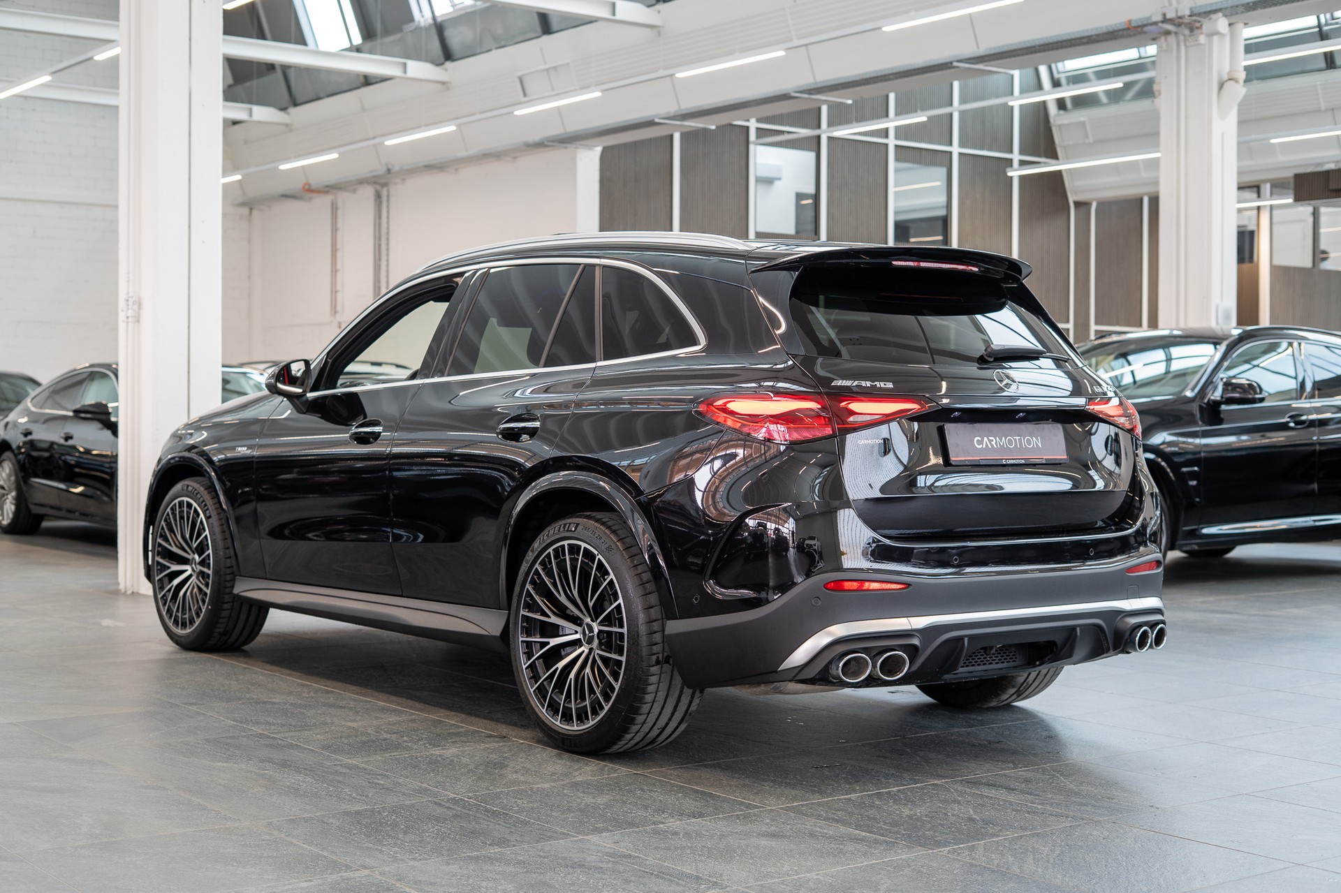 MERCEDES-BENZ GLC 43 AMG 4matic / Panorama / Performance Auspuff / 360°Kamera-image-7