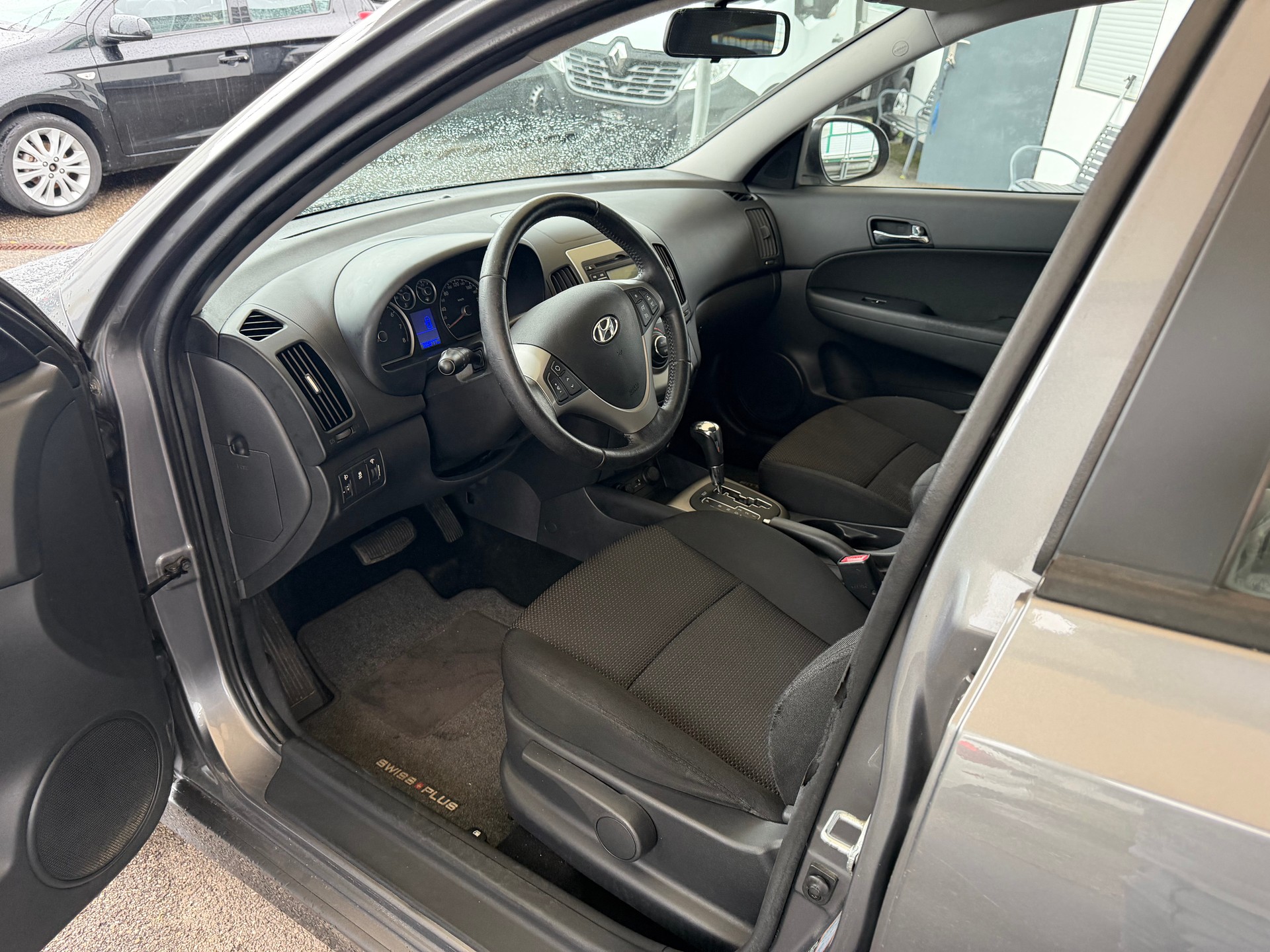 HYUNDAI i30 1.6 Style Automatic-image-7