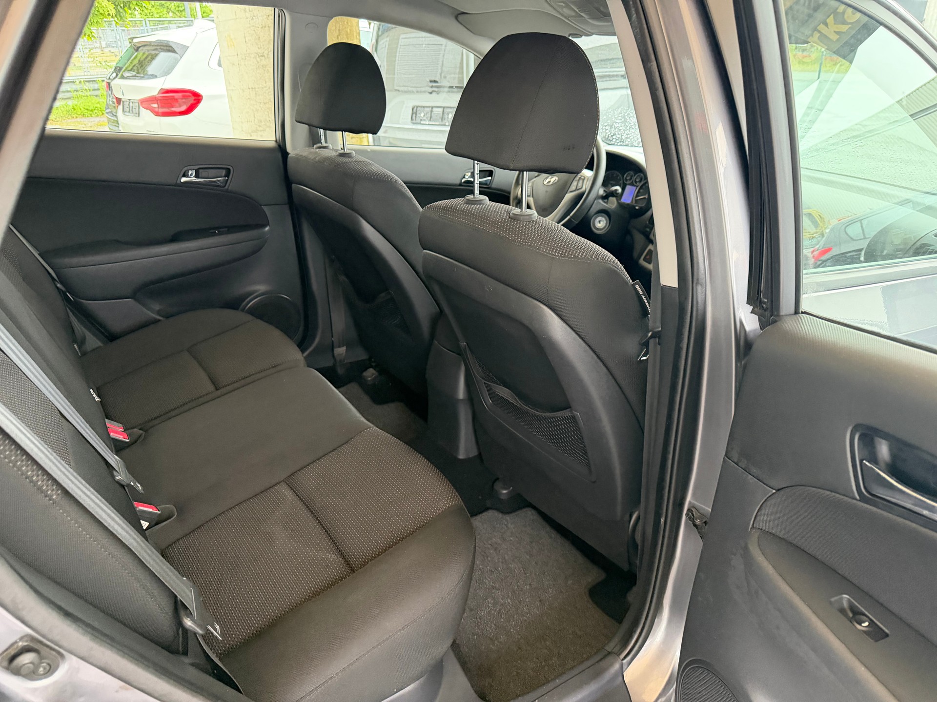 HYUNDAI i30 1.6 Style Automatic-image-9