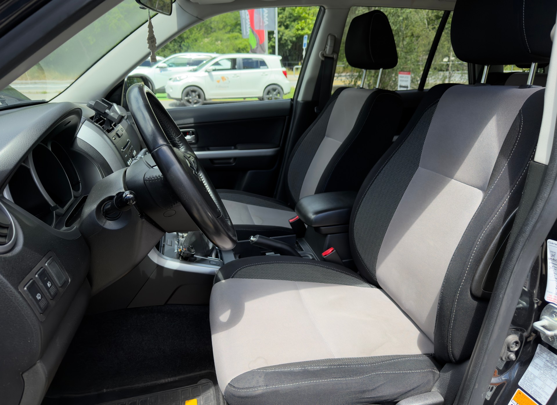 SUZUKI Grand Vitara 2.4 VVT GL Top Indigo 4x4-image-6